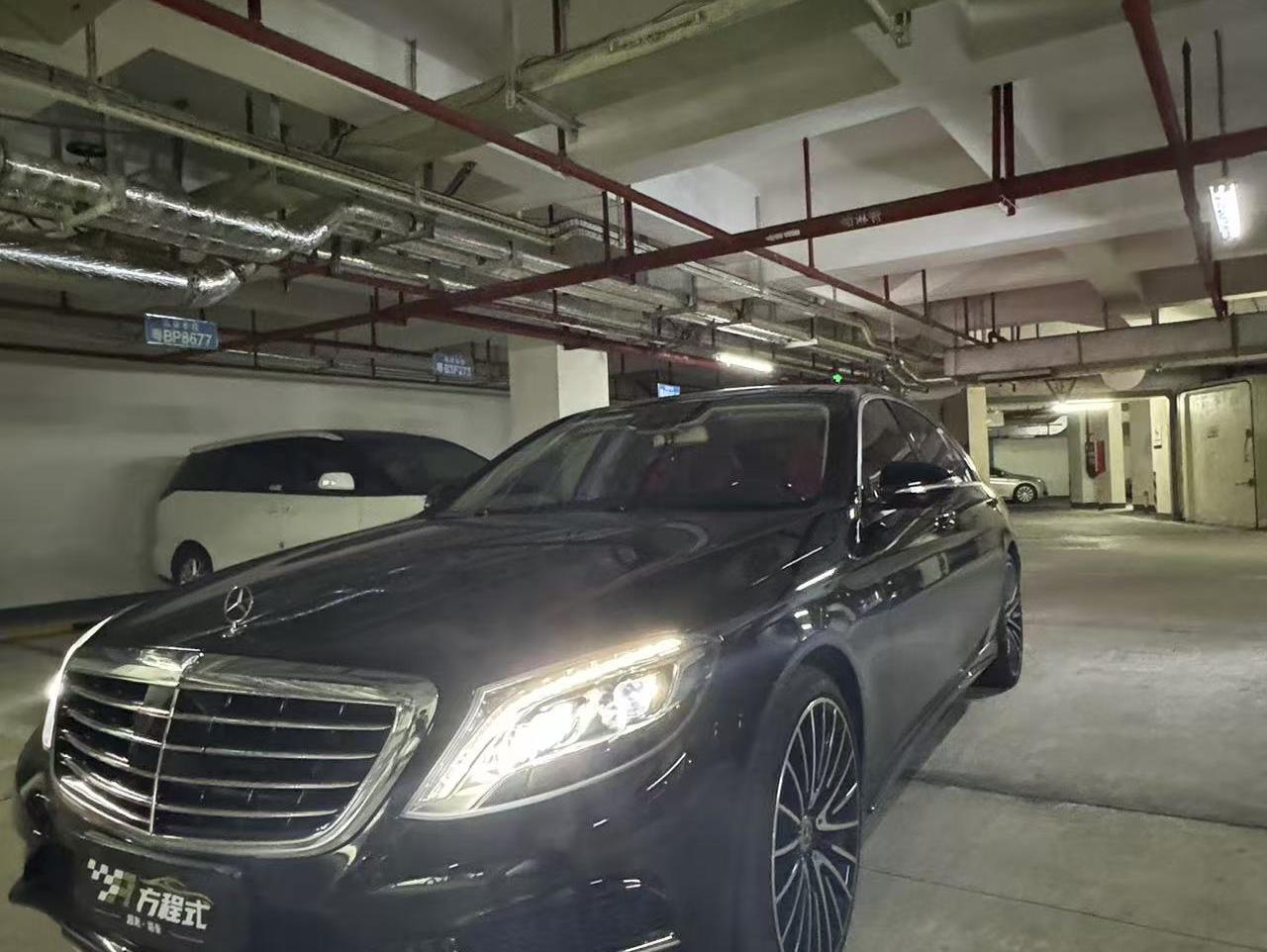 二手奔驰 奔驰S级 黑色/米白 S500L 4MATIC  美规版