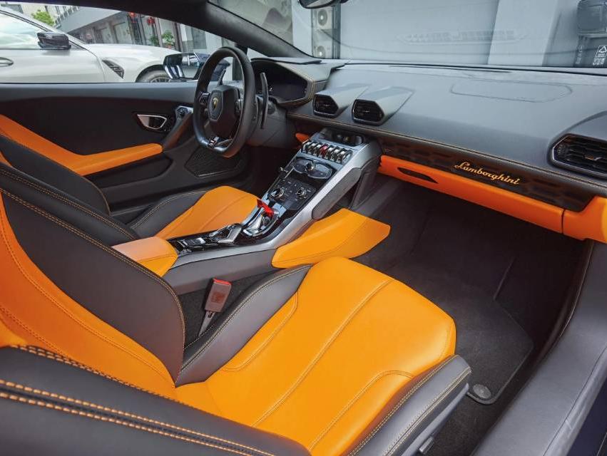二手兰博基尼 Huracán 黑色/黄色 2016款 Huracán LP580-2