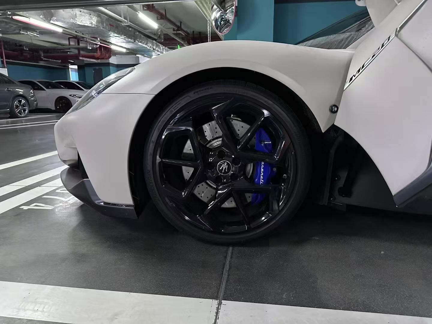 二手玛莎拉蒂 MC20 白色/黑色 2020款 3.0T 标准版