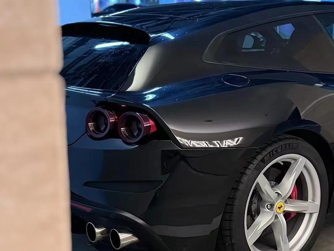 二手法拉利 GTC4 Lusso 黑色/红色 2017款 3.9T V8