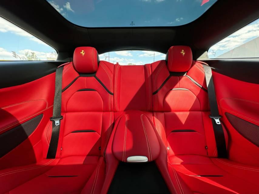 二手法拉利 GTC4 Lusso 黑色/红色 2017款 3.9T V8