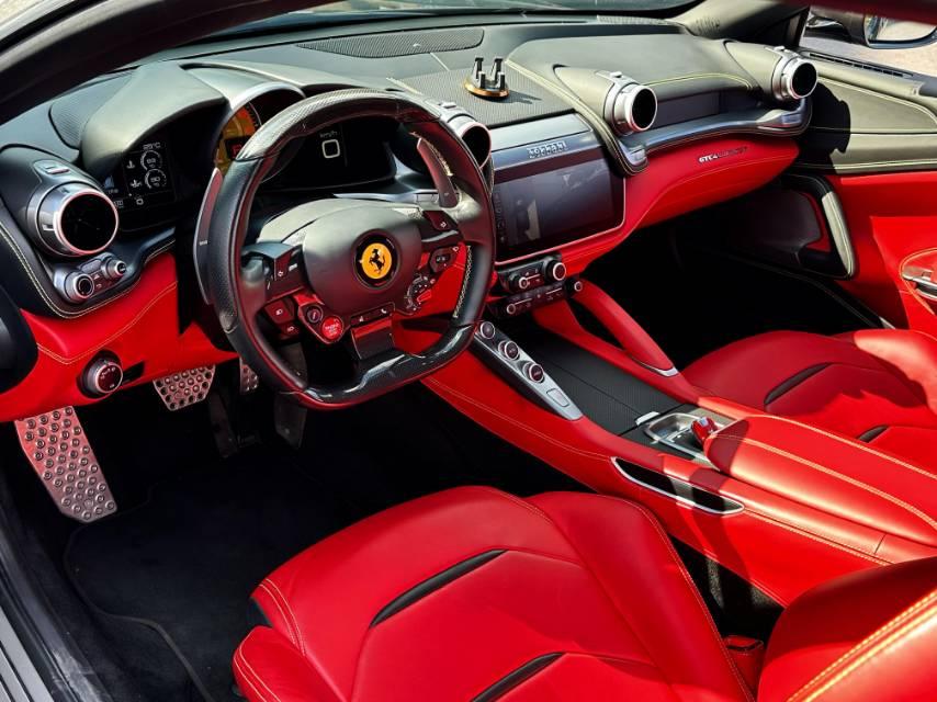 二手法拉利 GTC4 Lusso 黑色/红色 2017款 3.9T V8