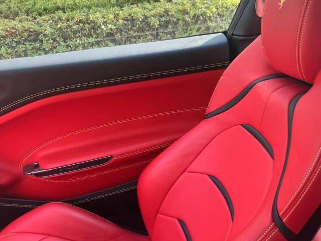 二手法拉利 GTC4 Lusso 黑色/红色 2017款 3.9T V8