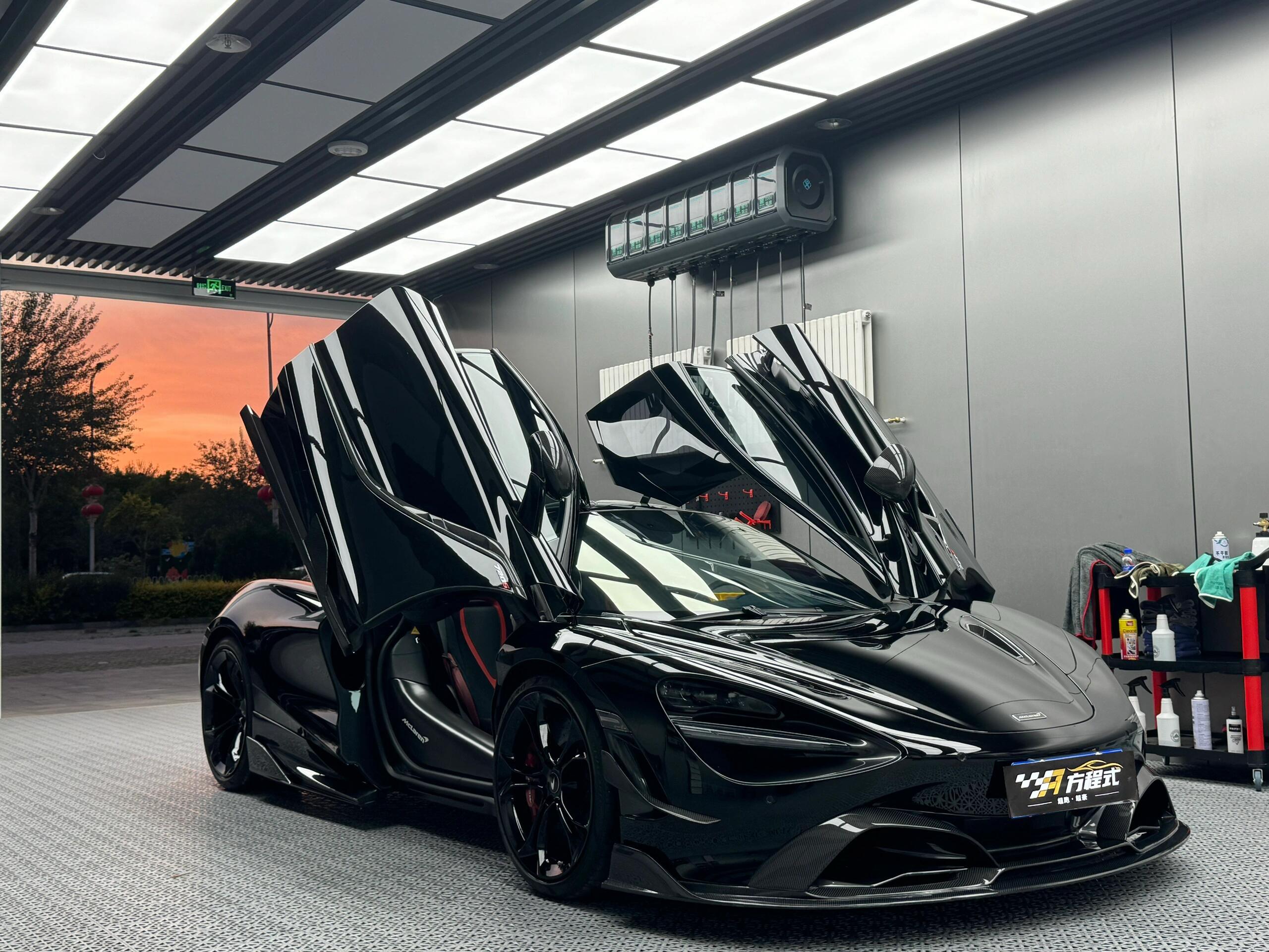 二手迈凯伦 720S 黑色/黑红双拼 2019款 4.0T Coupe