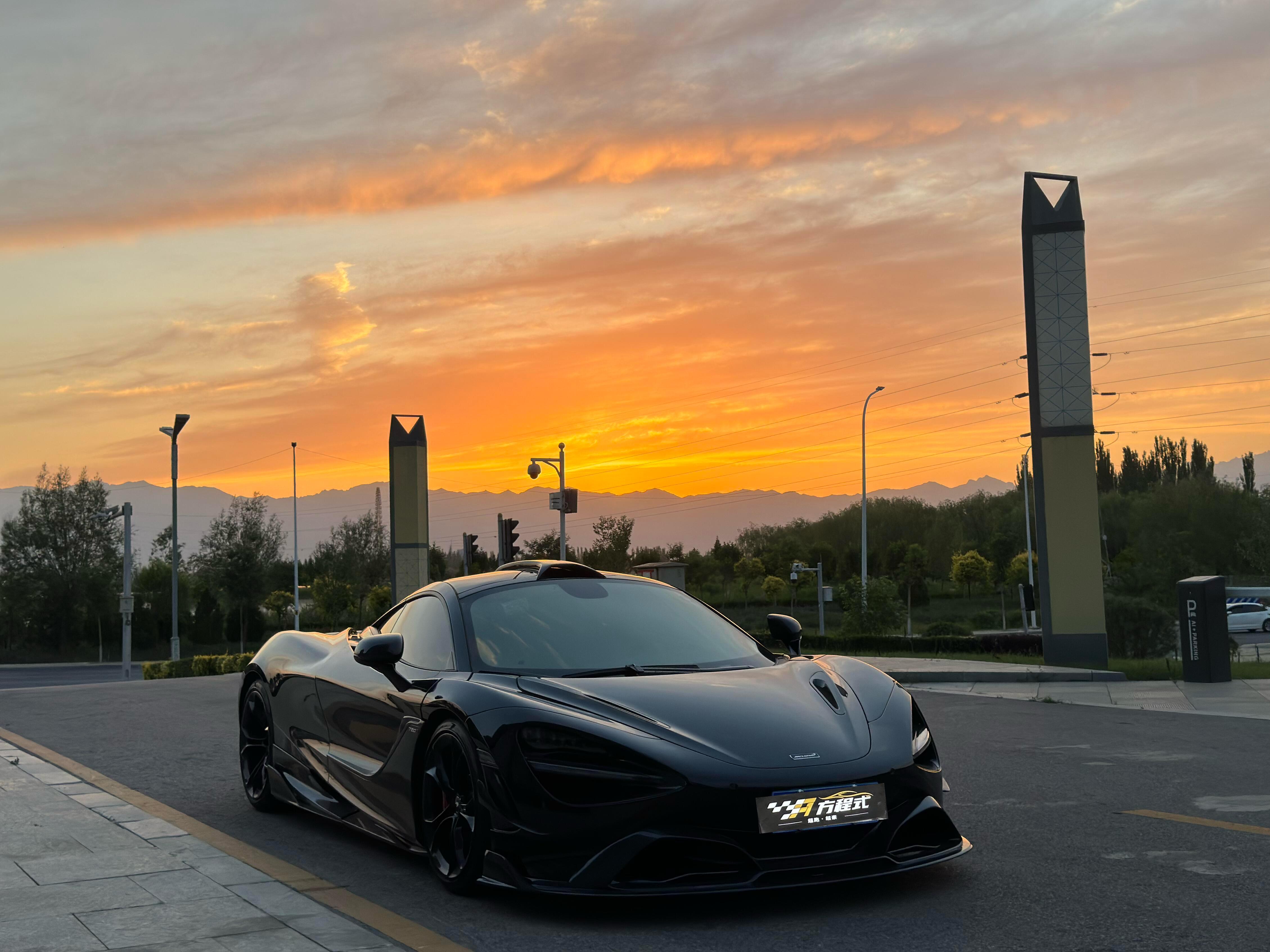 二手迈凯伦 720S 黑色/黑红双拼 2019款 4.0T Coupe