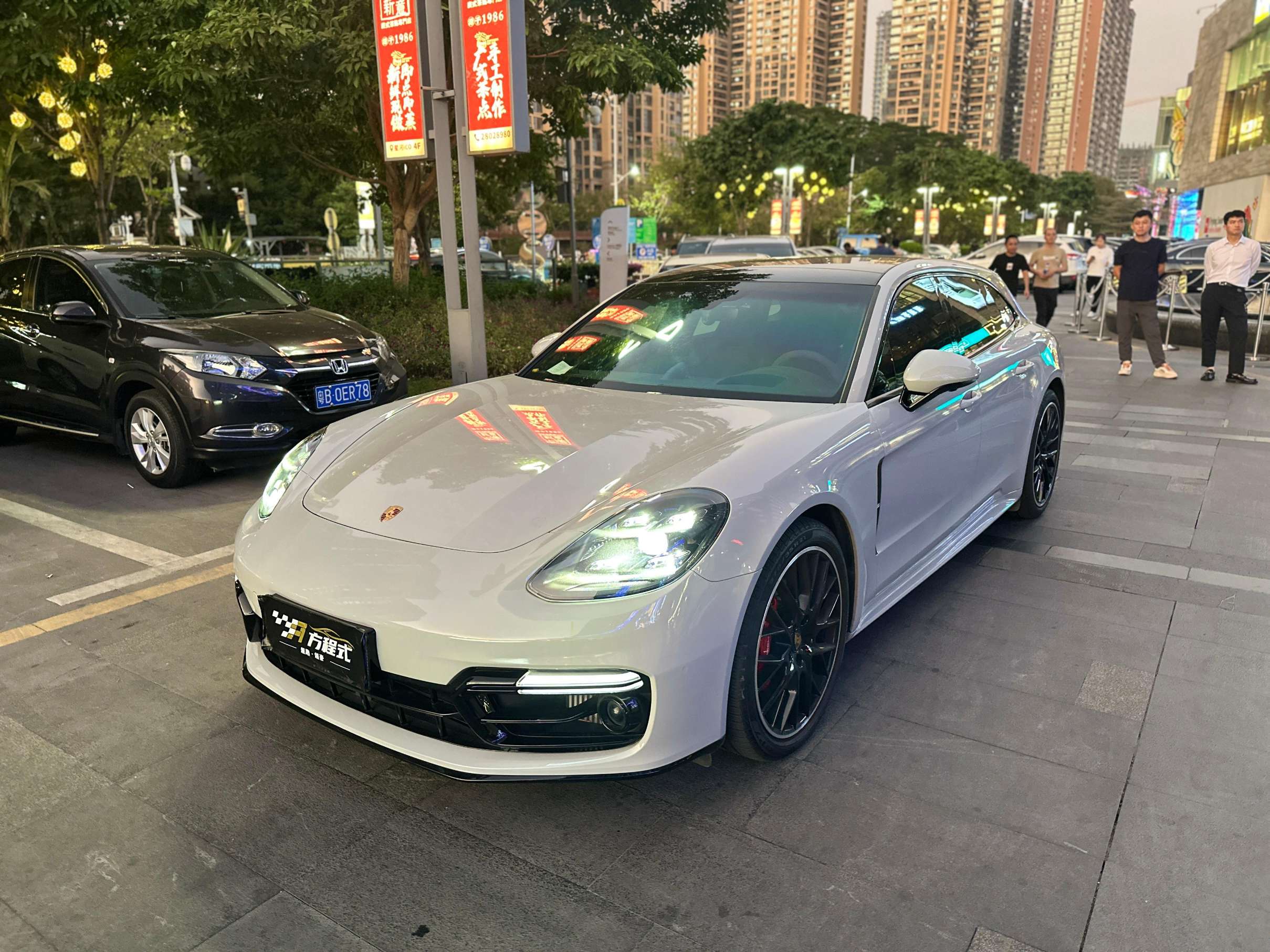 二手保时捷 Panamera 黑色/黑色 2022款 Panamera 4S Sport Turismo 2.9T