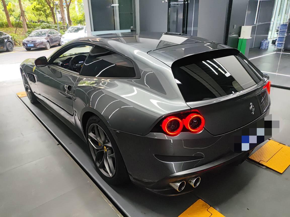 二手法拉利 GTC4 Lusso 银色/红色 2017款 3.9T V8