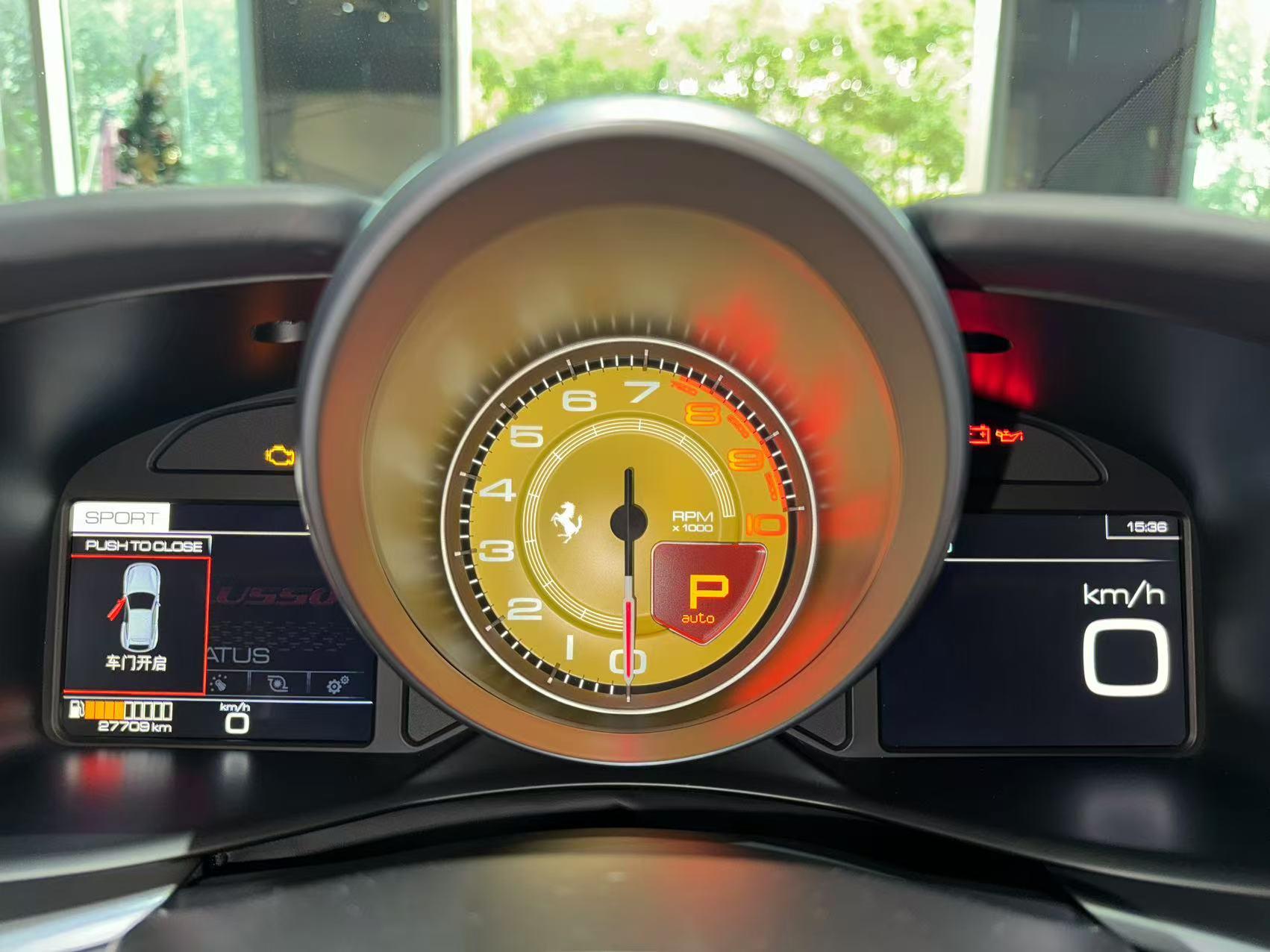 二手法拉利 GTC4 Lusso 银色/红色 2017款 3.9T V8
