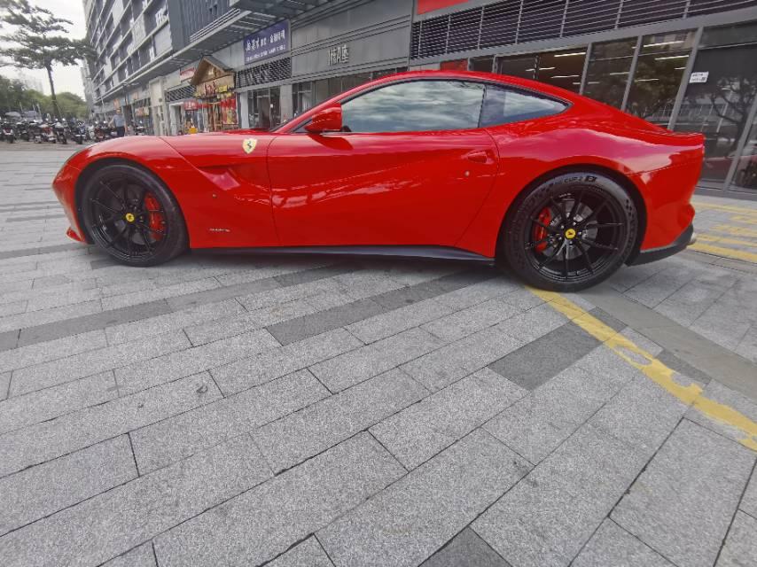 二手法拉利 F12berlinetta 红色/黑色 2013款 6.3L 标准型