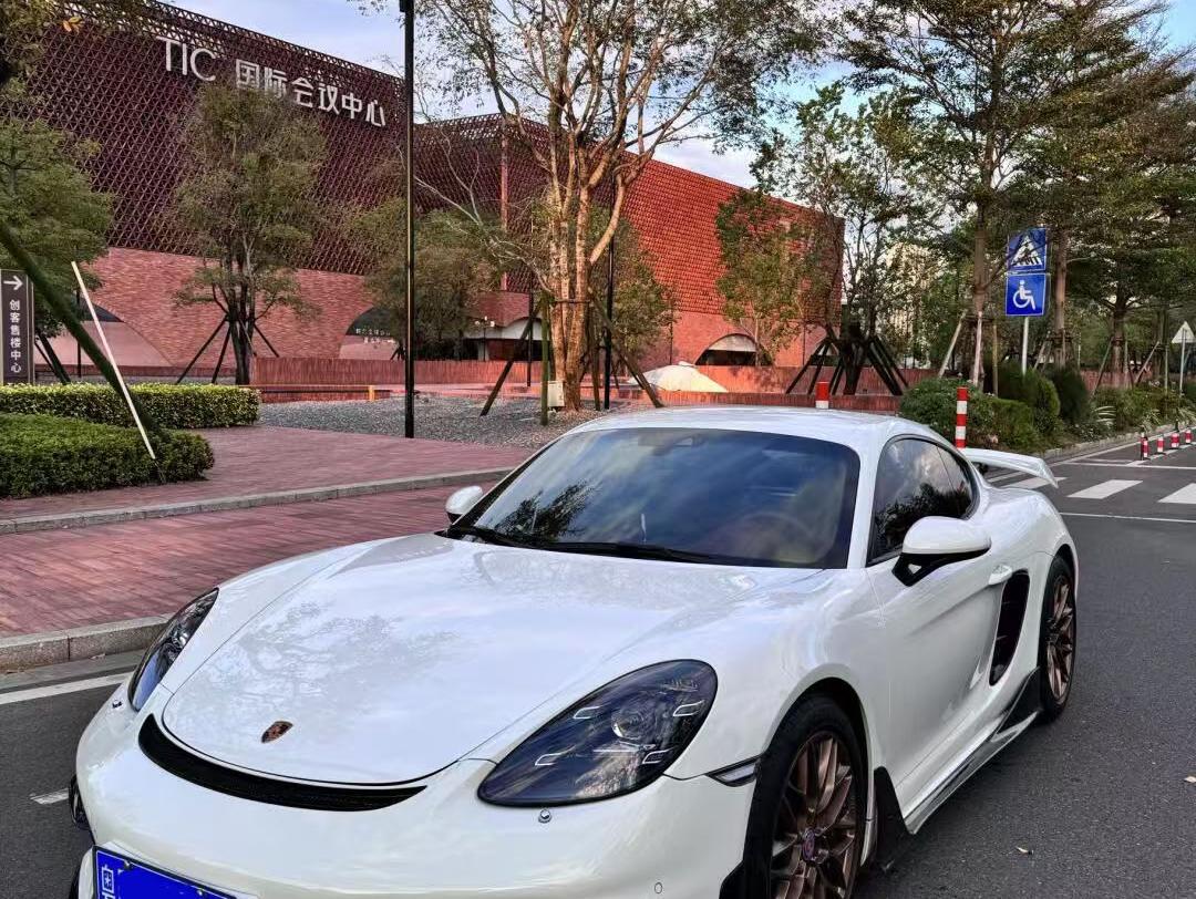 二手保时捷 718 白色/酒红色 Cayman  中规版