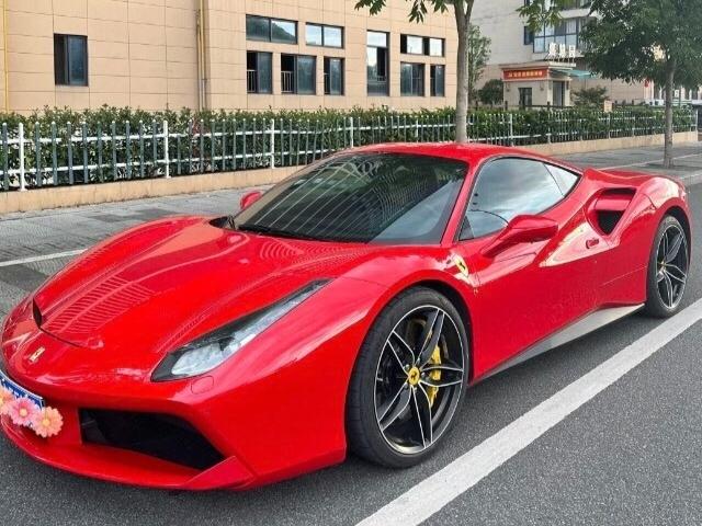 二手法拉利 488 红色/黑红 2015款 488 GTB