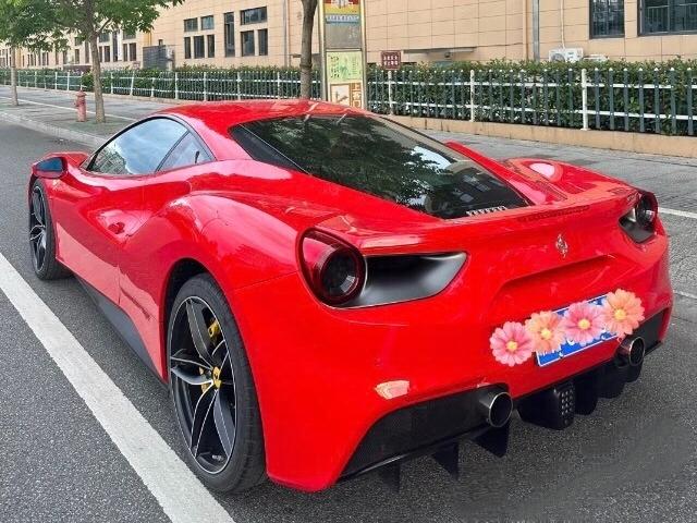 二手法拉利 488 红色/黑红 2015款 488 GTB