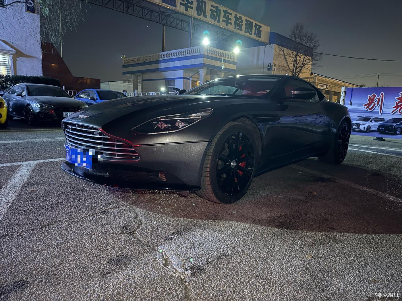 二手阿斯顿·马丁 DB11 灰色/红色 2019款 4.0T V8 Coupe