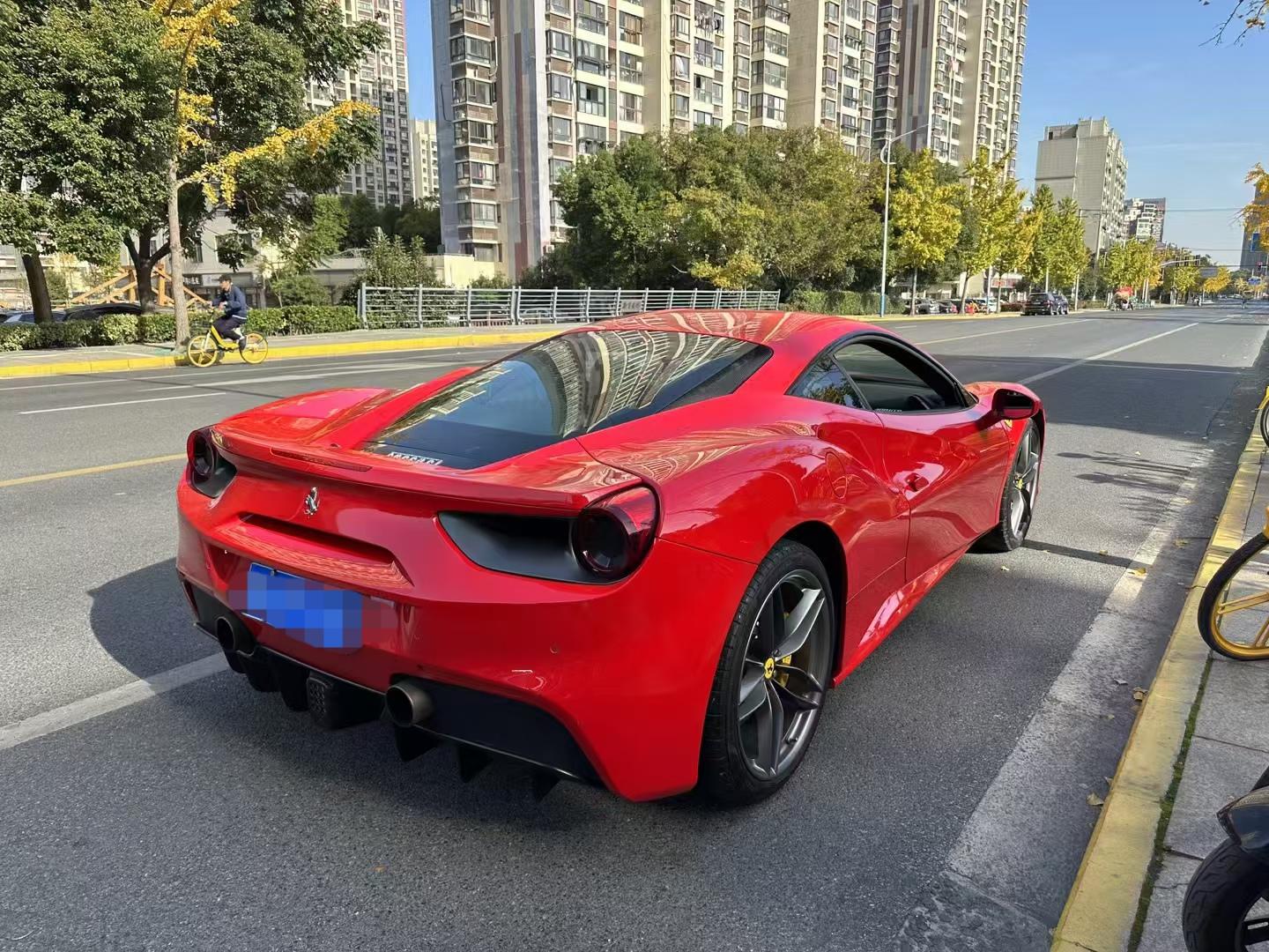 二手法拉利 488 红色/黑色 2015款 488 GTB