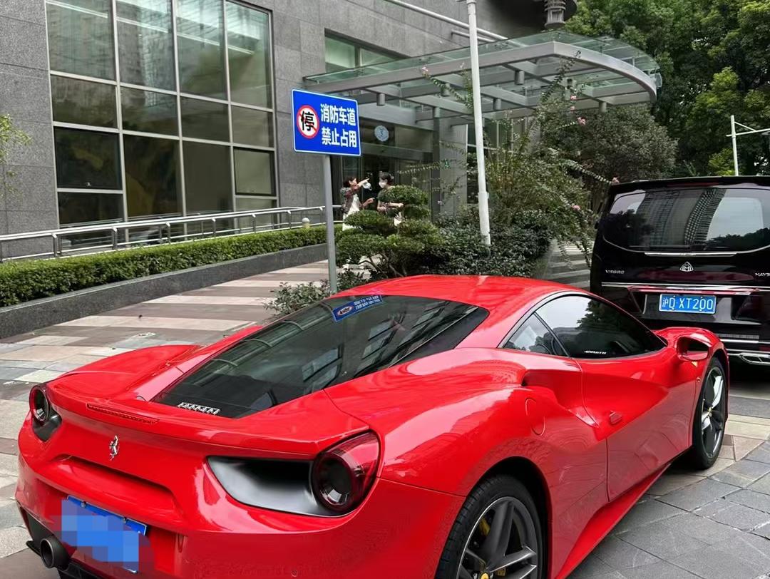 二手法拉利 488 红色/黑色 2015款 488 GTB