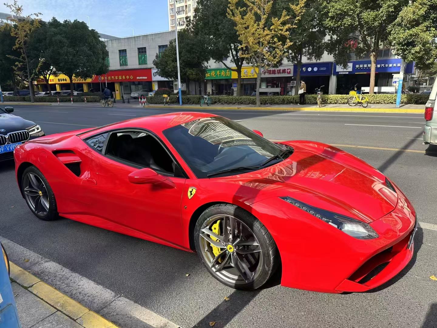 二手法拉利 488 红色/黑色 2015款 488 GTB