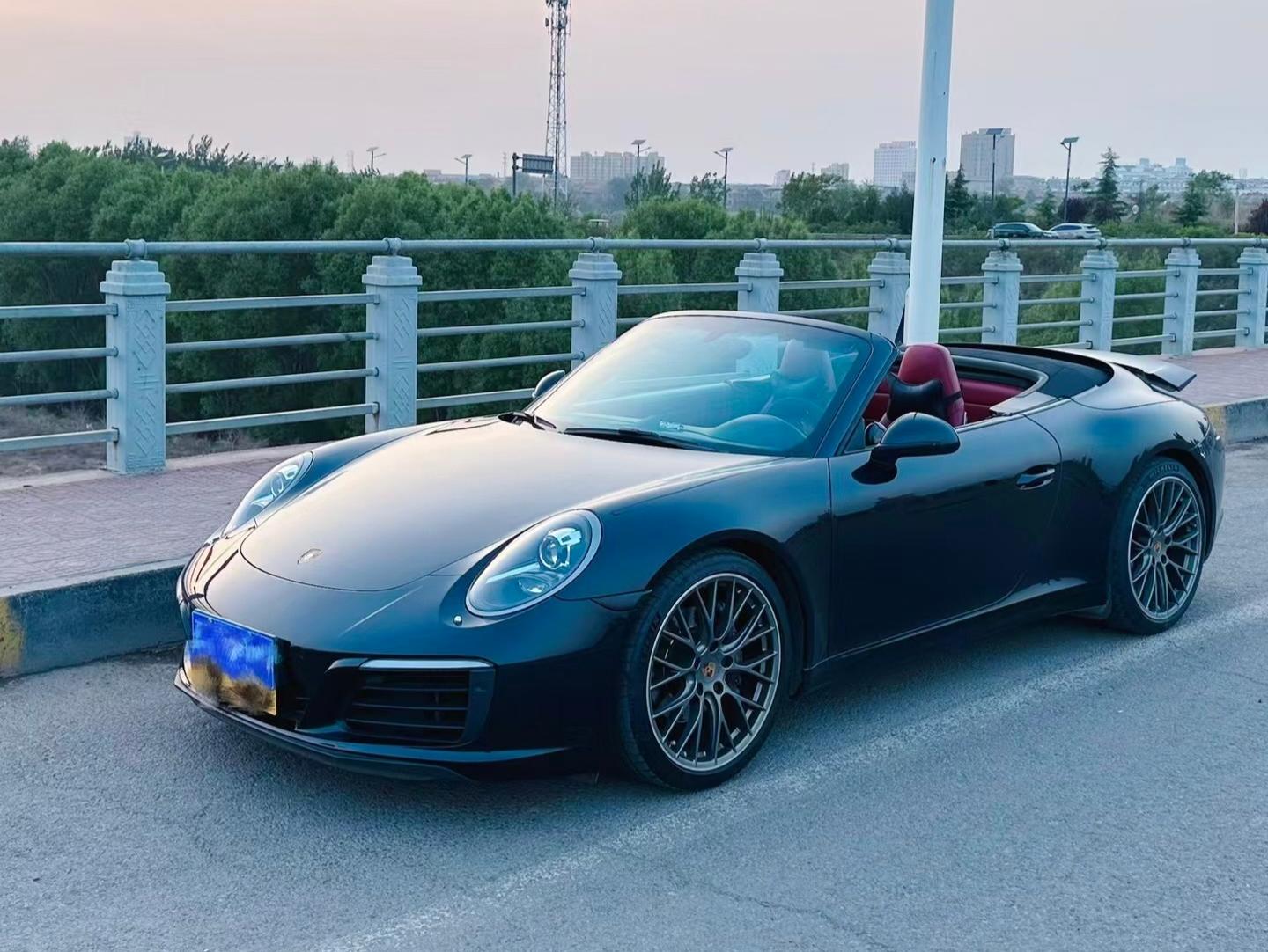 二手保时捷 911 黑色/红色 2016款 Carrera Cabriolet 3.0T