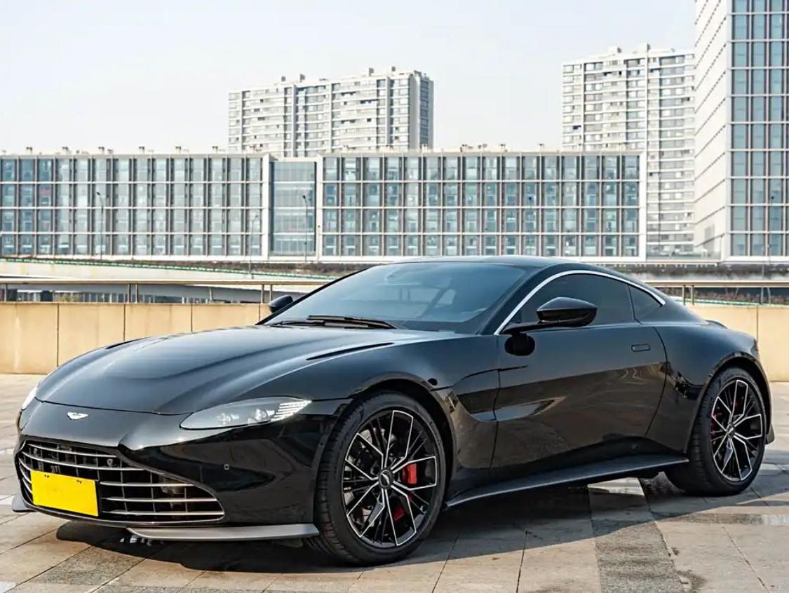 二手阿斯顿·马丁 V8 Vantage 灰色/黑色 2022款 4.0T V8 Coupe