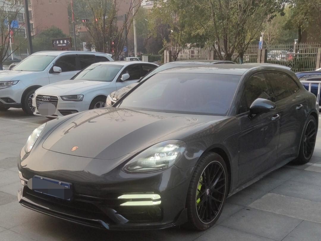 二手保时捷 Panamera 灰色/红色 4E-Hybrid Sport Turismo  中规版