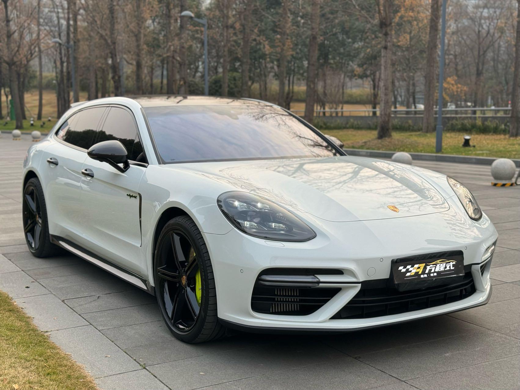 二手保时捷 Panamera 蓝色/棕色 Panamera Turbo EHybridSport Turismo 4.0T2022款  中规版
