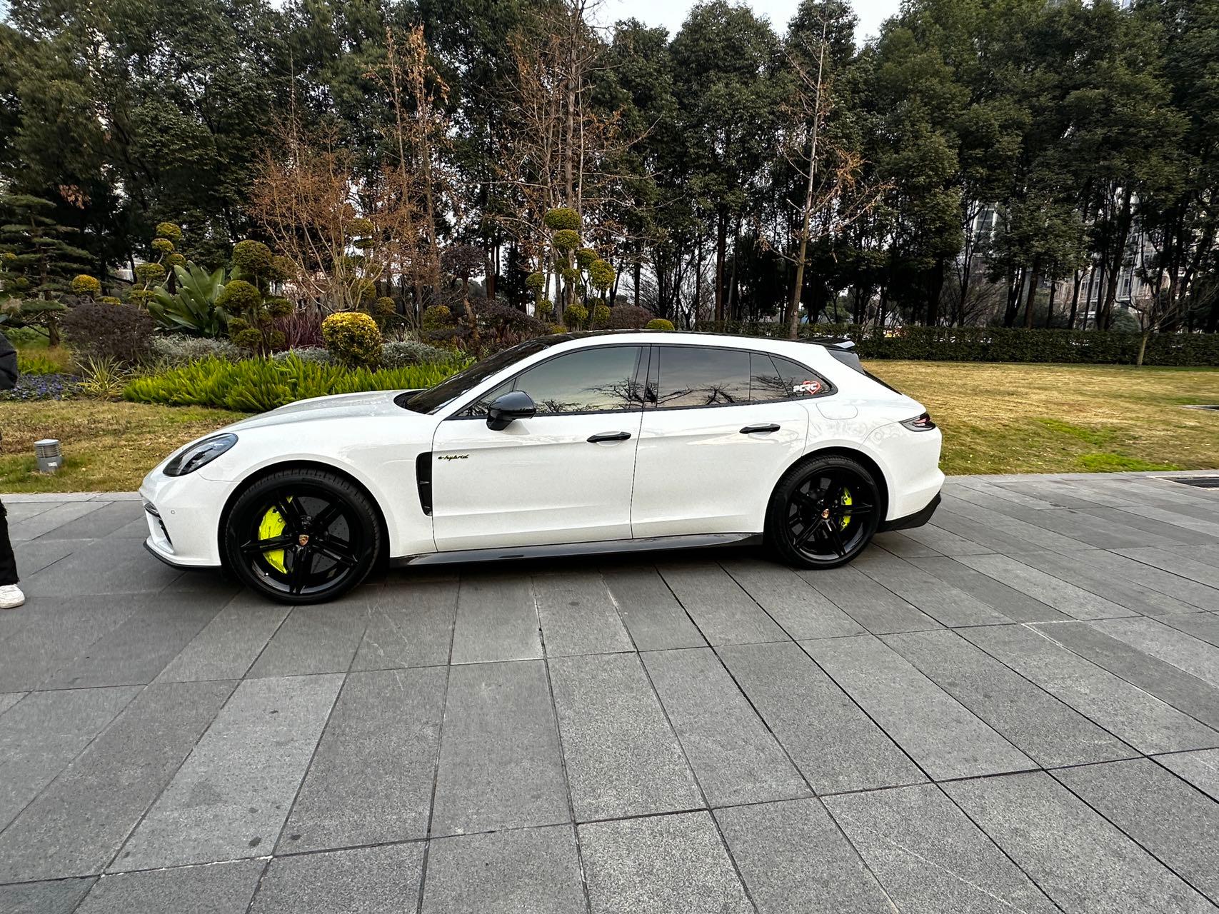 二手保时捷 Panamera 蓝色/棕色 Panamera Turbo EHybridSport Turismo 4.0T2022款 中规版