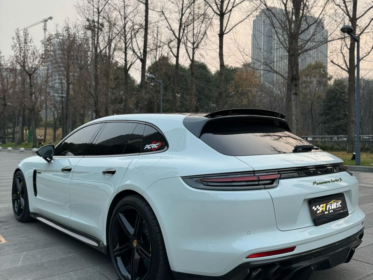 二手保时捷 Panamera 蓝色/棕色 Panamera Turbo EHybridSport Turismo 4.0T2022款 中规版