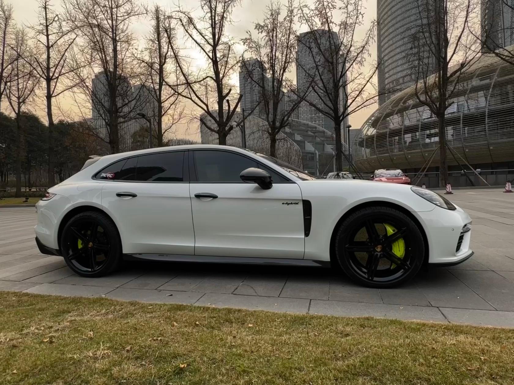 二手保时捷 Panamera 蓝色/棕色 Panamera Turbo EHybridSport Turismo 4.0T2022款 中规版