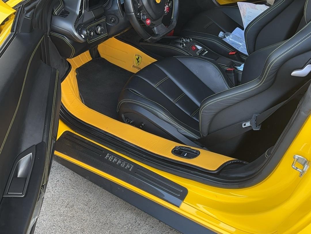 二手法拉利 458 黄色/黑色 2011款 4.5L Italia