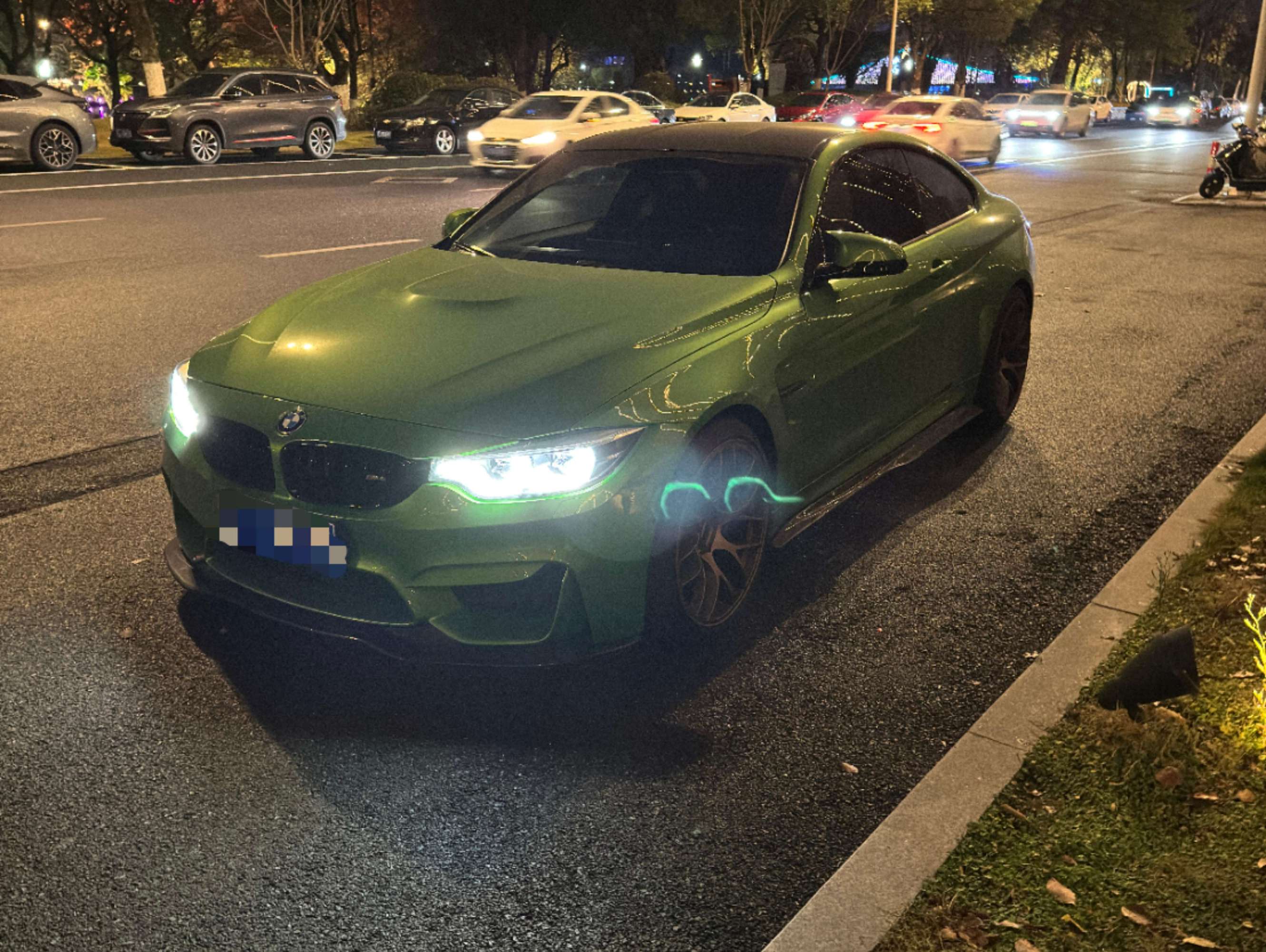 二手宝马 M系 绿色/黑色 2018款 M4 双门轿跑车 车迷限量版