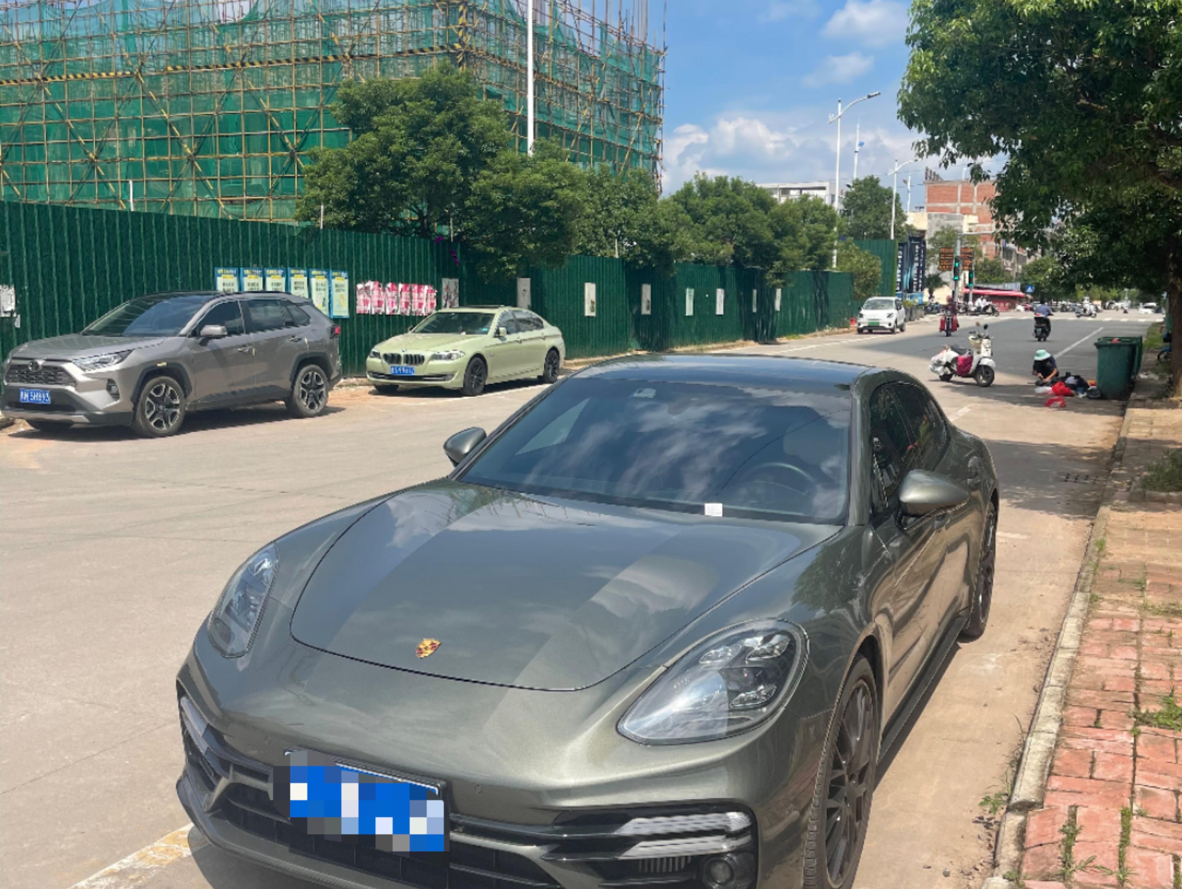 二手保时捷 Panamera 绿色/红色 2022款 四驱 行政加长版