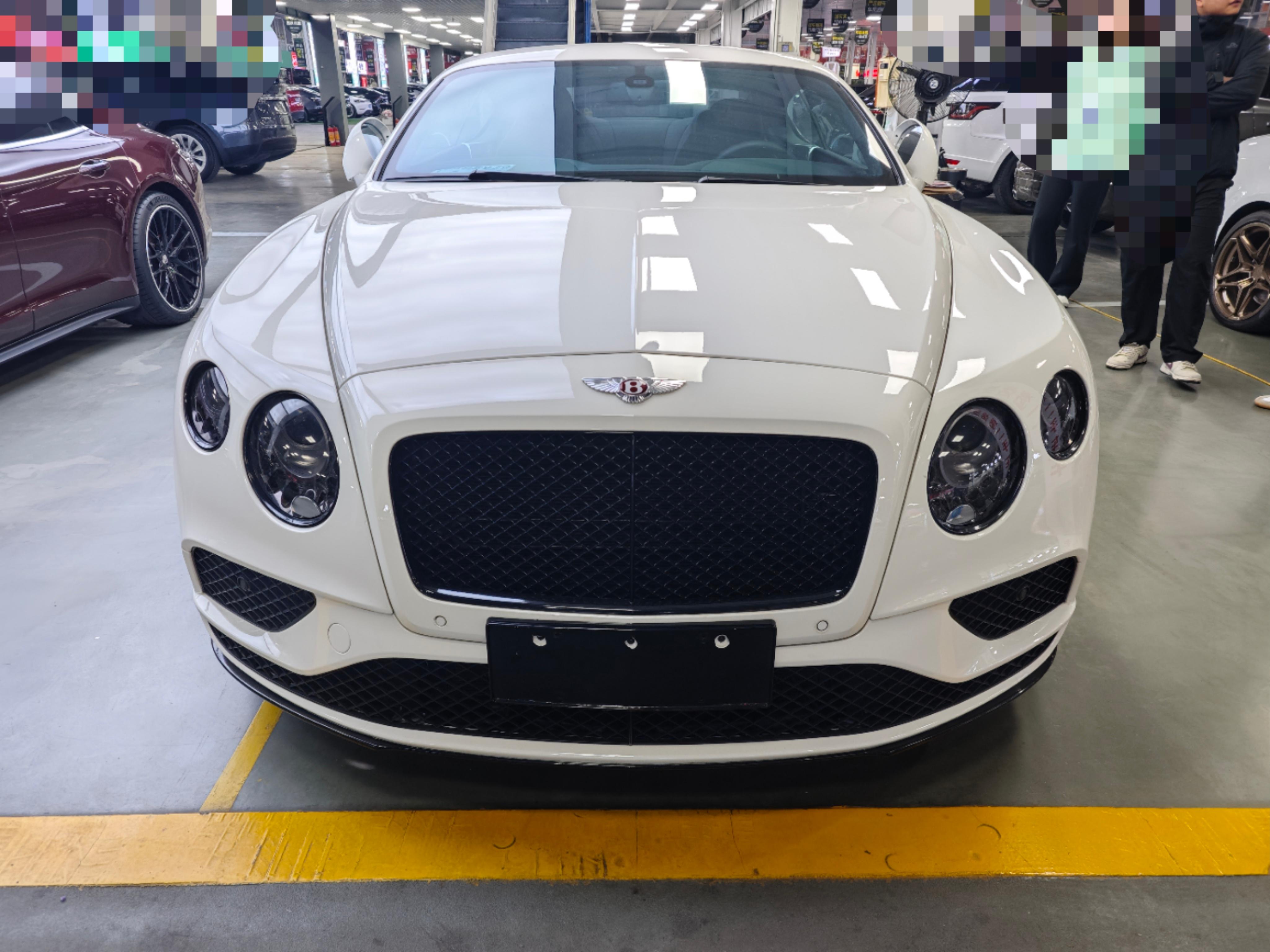 二手宾利 欧陆GT 冰川白/红黑 2017款 4.0T GT V8 标准版