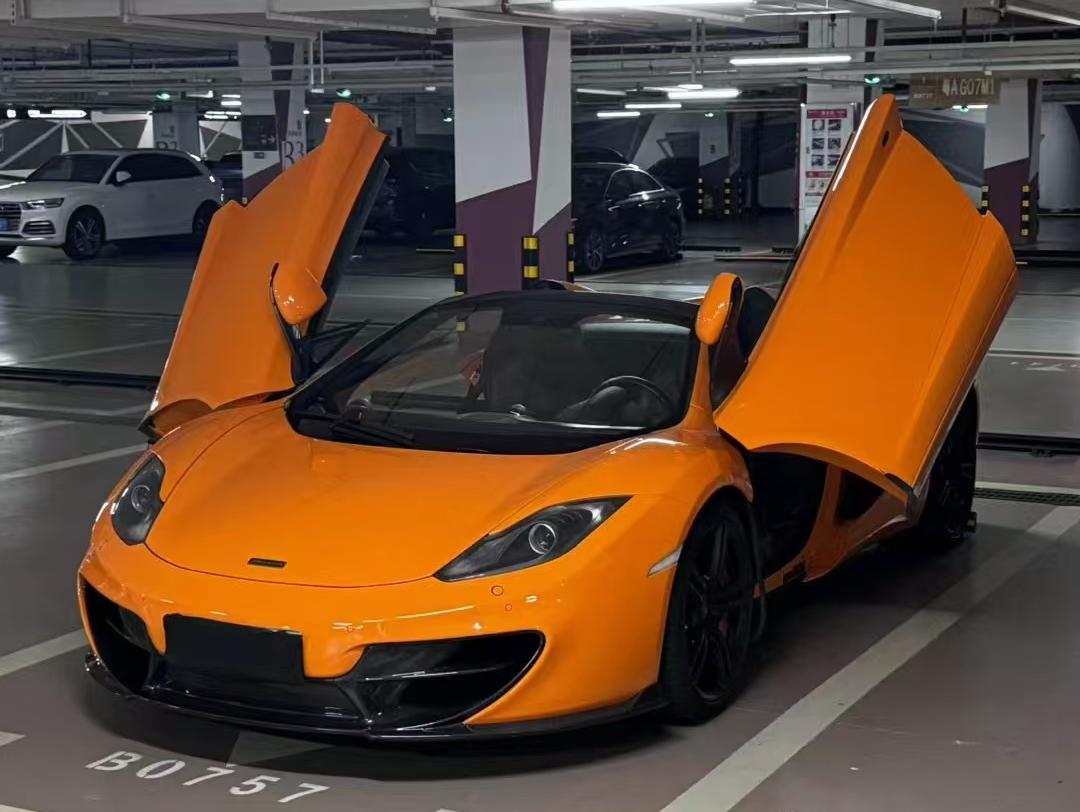 二手迈凯伦 MP4-12C 黄色/黑色 2013款 3.8T COUPE