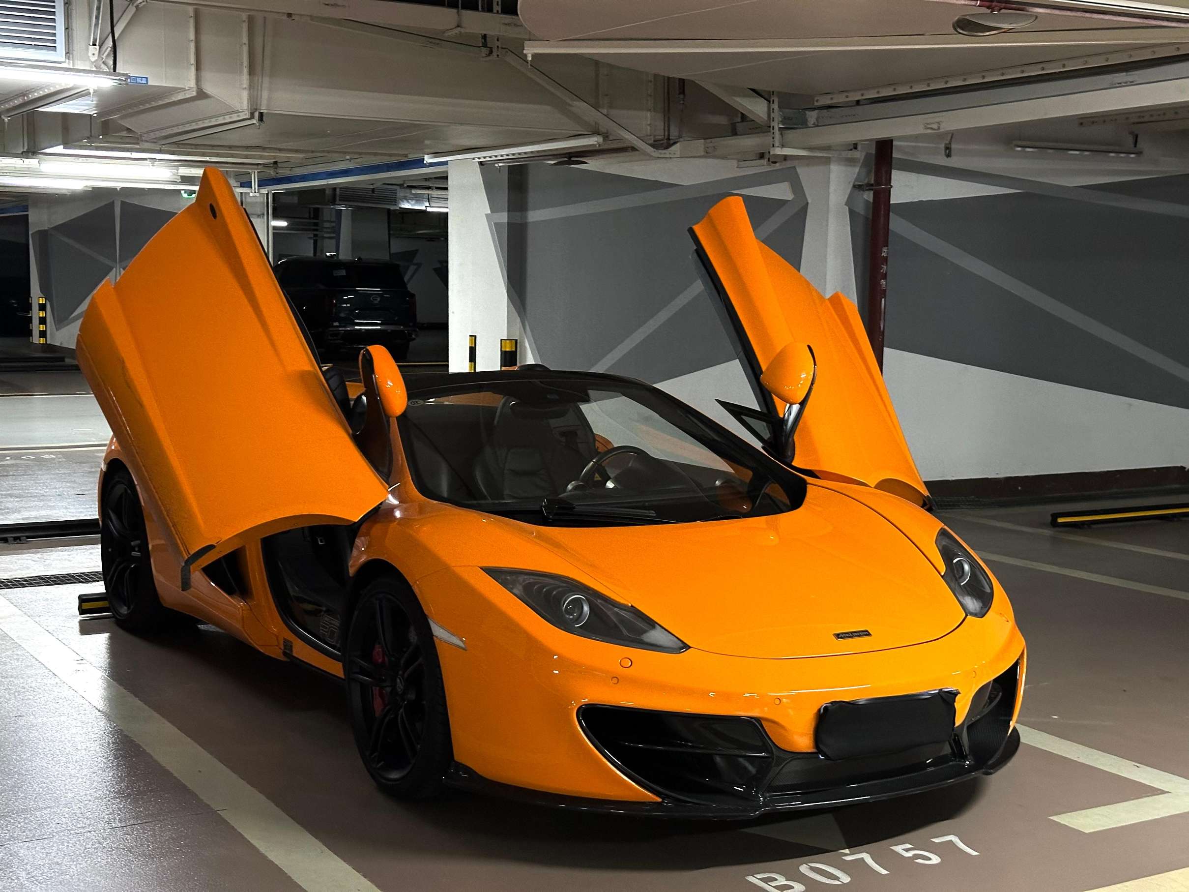 二手迈凯伦 MP4-12C 黄色/黑色 2013款 3.8T COUPE