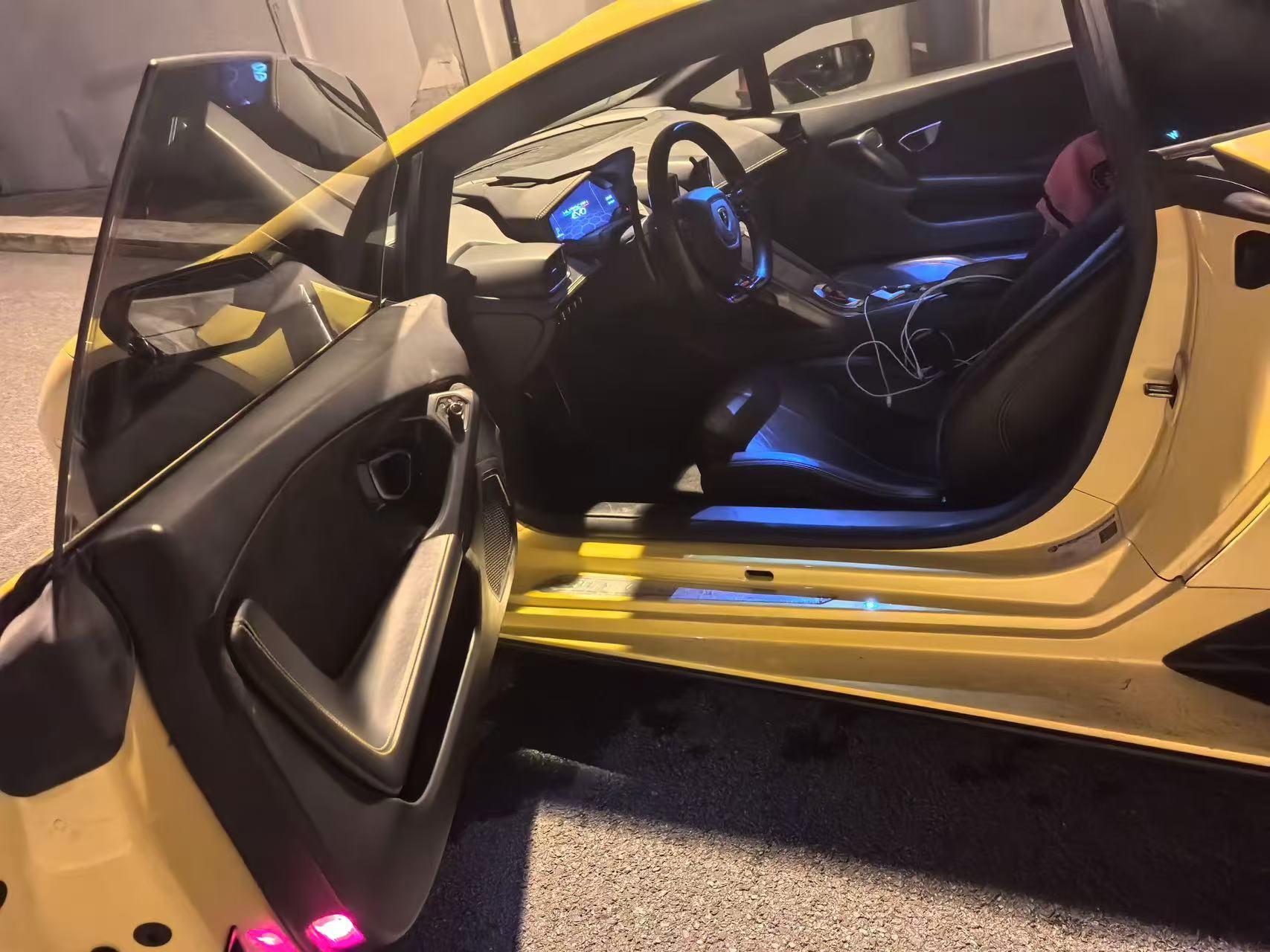 二手兰博基尼 Huracán 黄色/黑色 2020款 Huracán EVO RWD