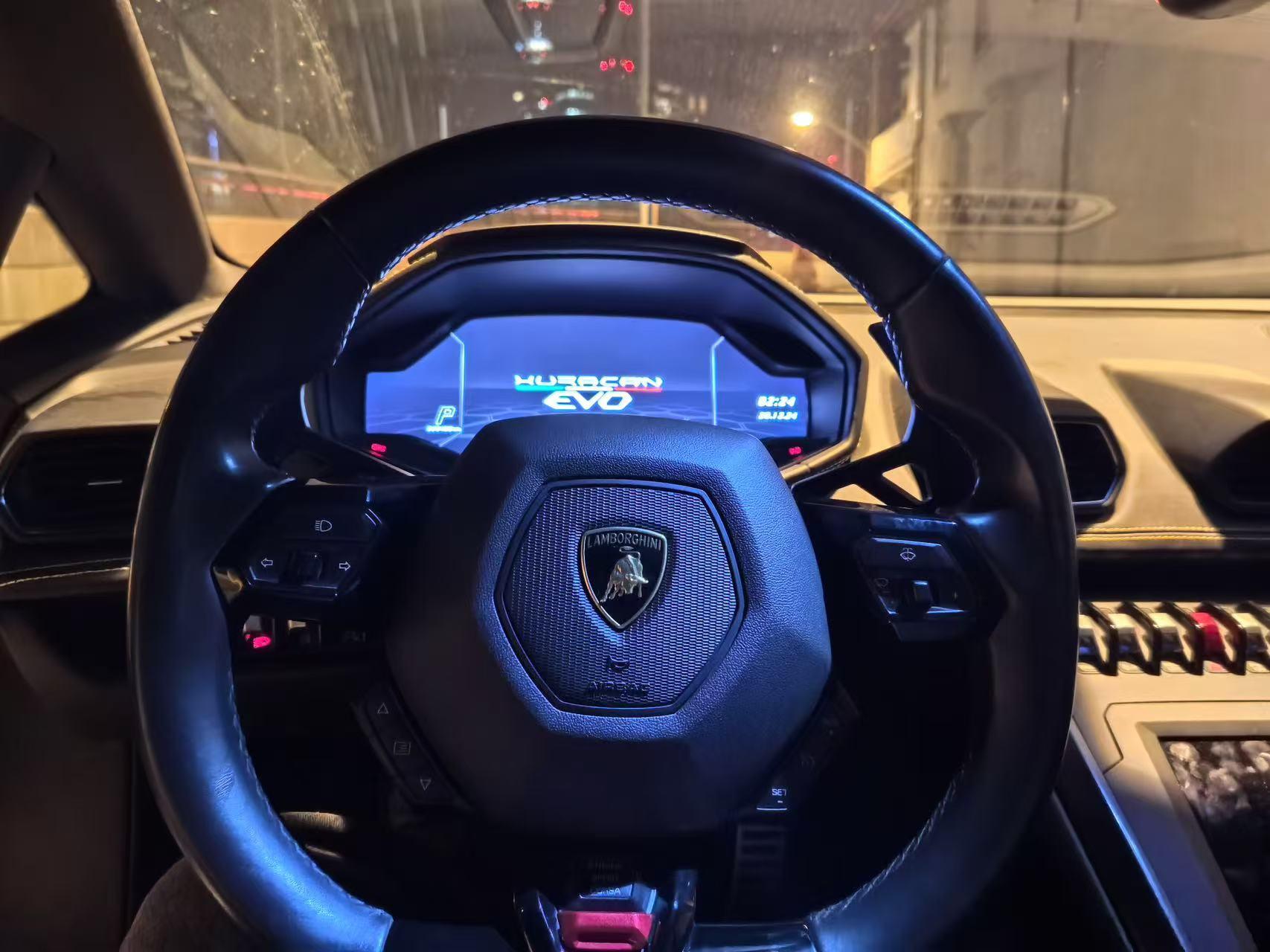 二手兰博基尼 Huracán 黄色/黑色 2020款 Huracán EVO RWD