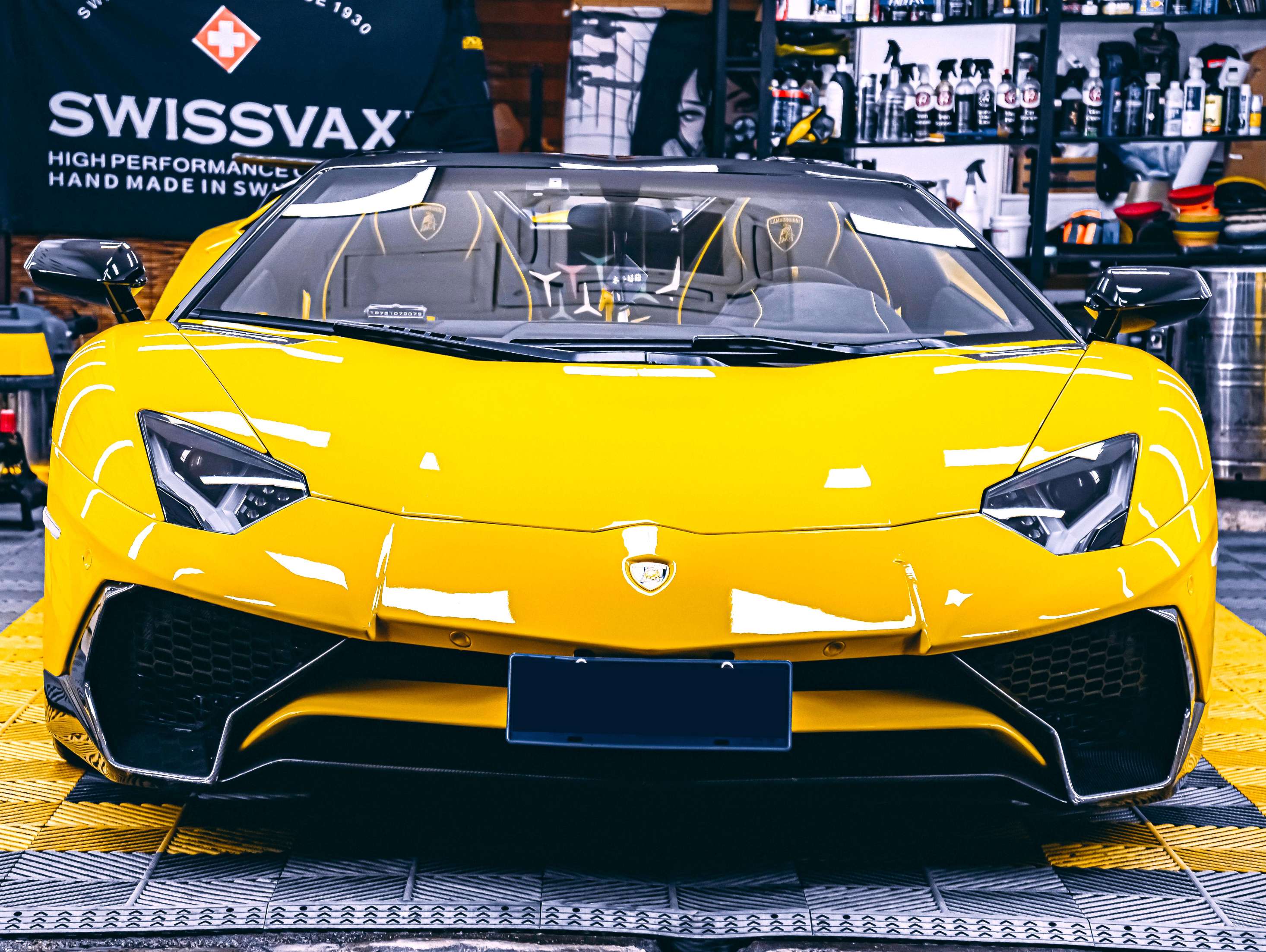 二手兰博基尼 Aventador 极地白/黑色 2013款 LP 700-4 Roadster