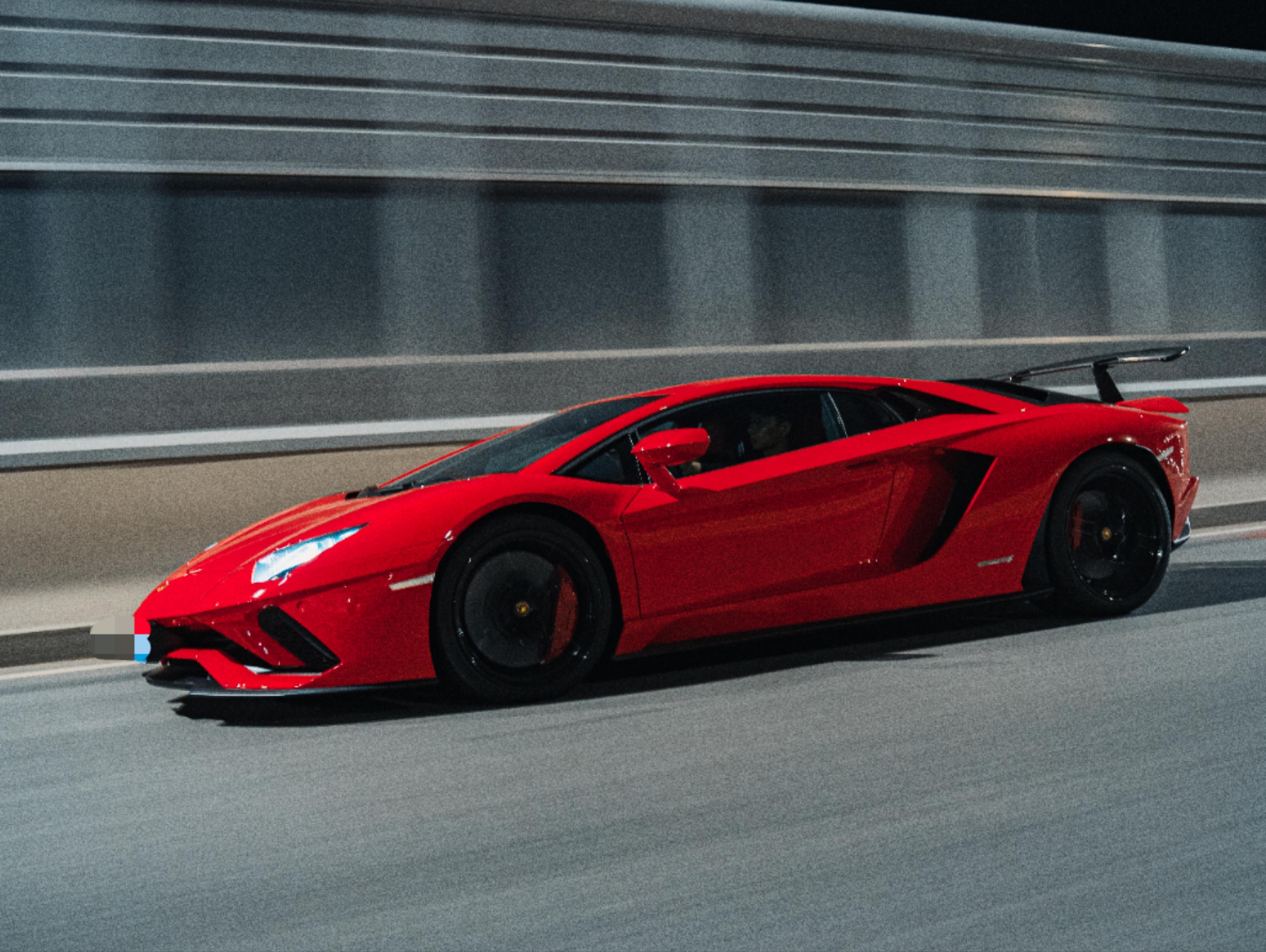 二手兰博基尼 Aventador 红色/黑红 2017款 Aventador S