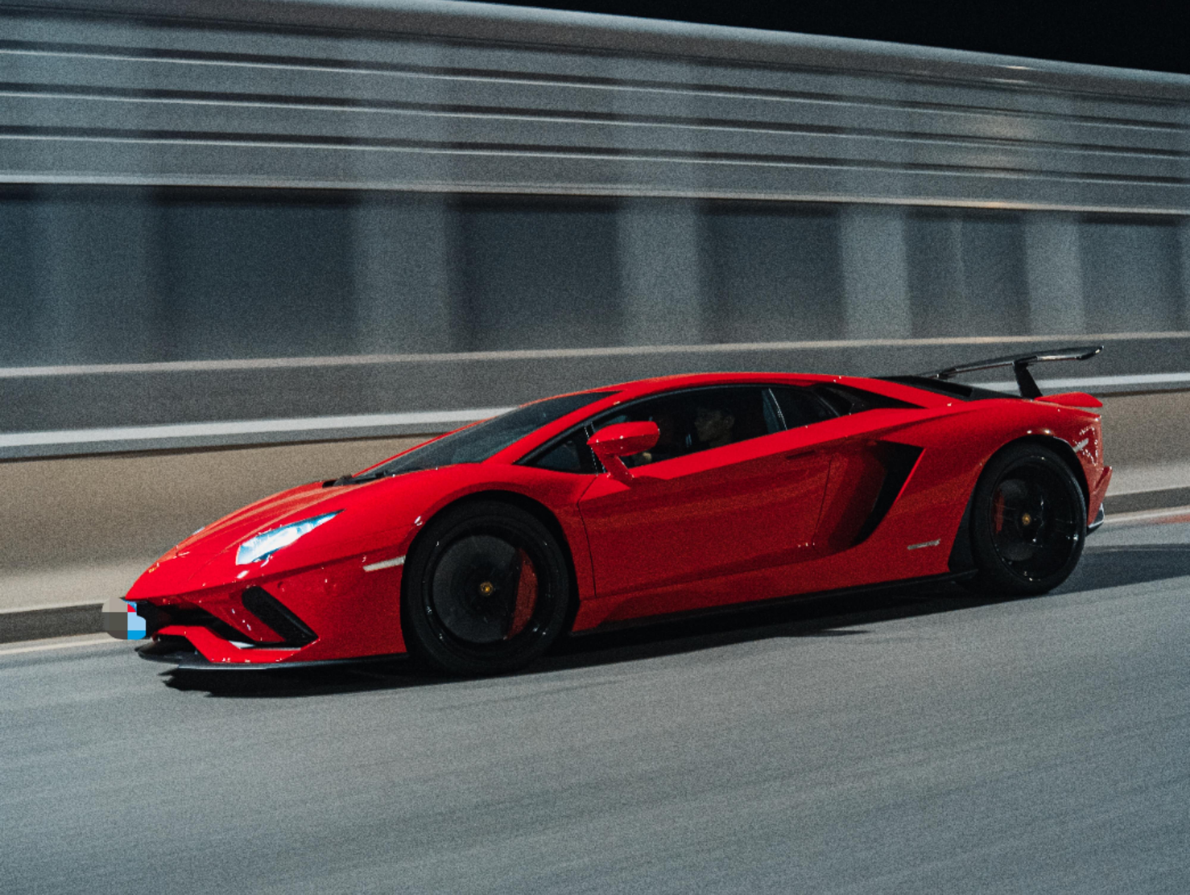 二手兰博基尼 Aventador 红色/黑红 2017款 Aventador S