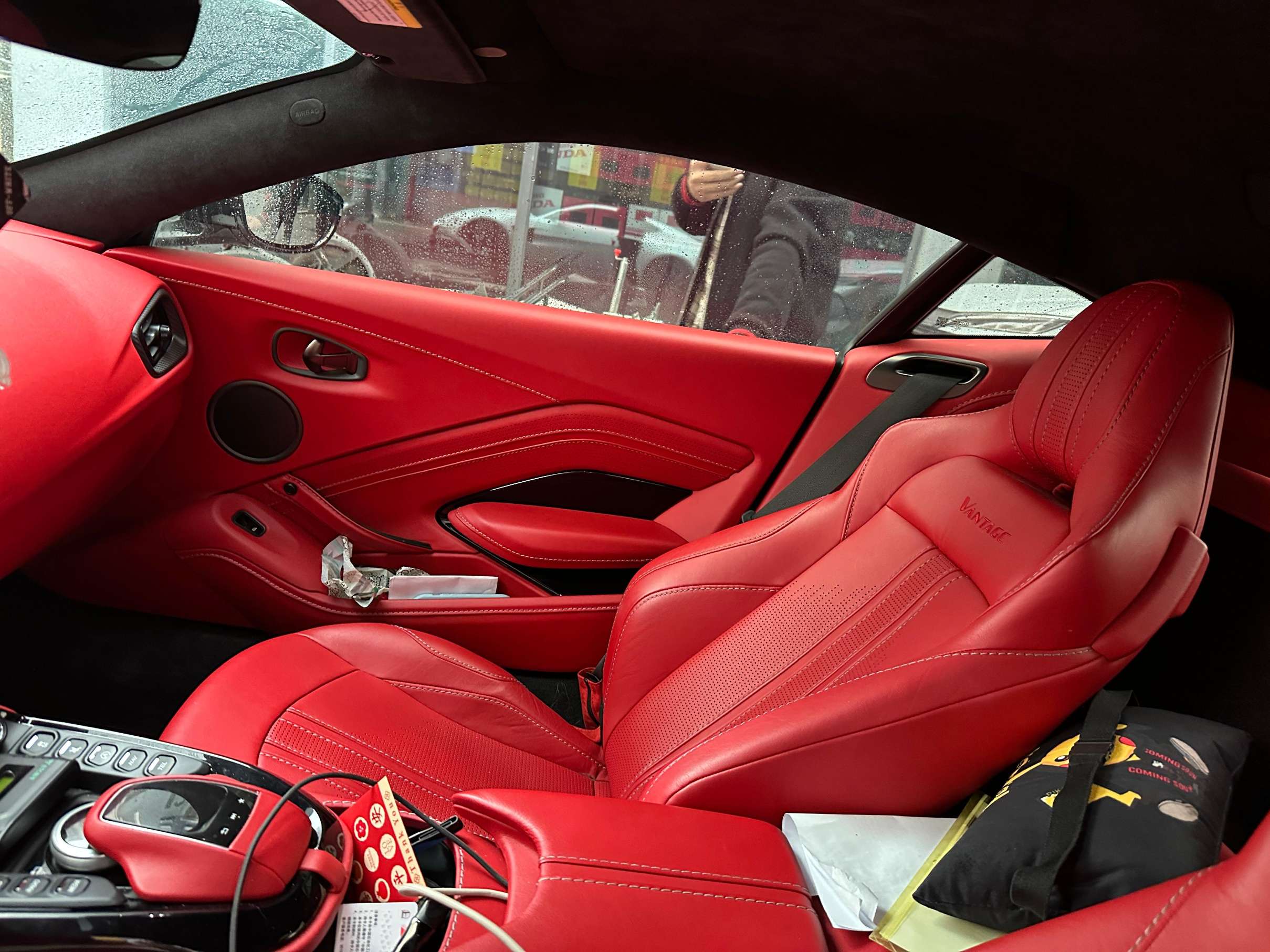 二手阿斯顿·马丁 V8 Vantage 灰色/红色 2022款 4.0T V8 Coupe