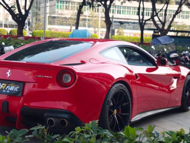 二手法拉利 F12berlinetta 红色/黑色 2013款 6.3L 标准型