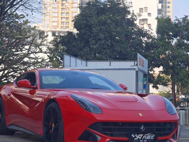 二手法拉利 F12berlinetta 红色/黑色 2013款 6.3L 标准型