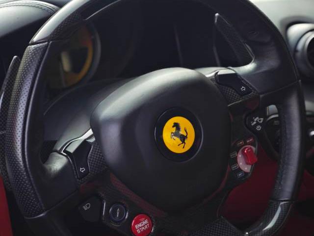 二手法拉利 F12berlinetta 红色/黑色 2013款 6.3L 标准型
