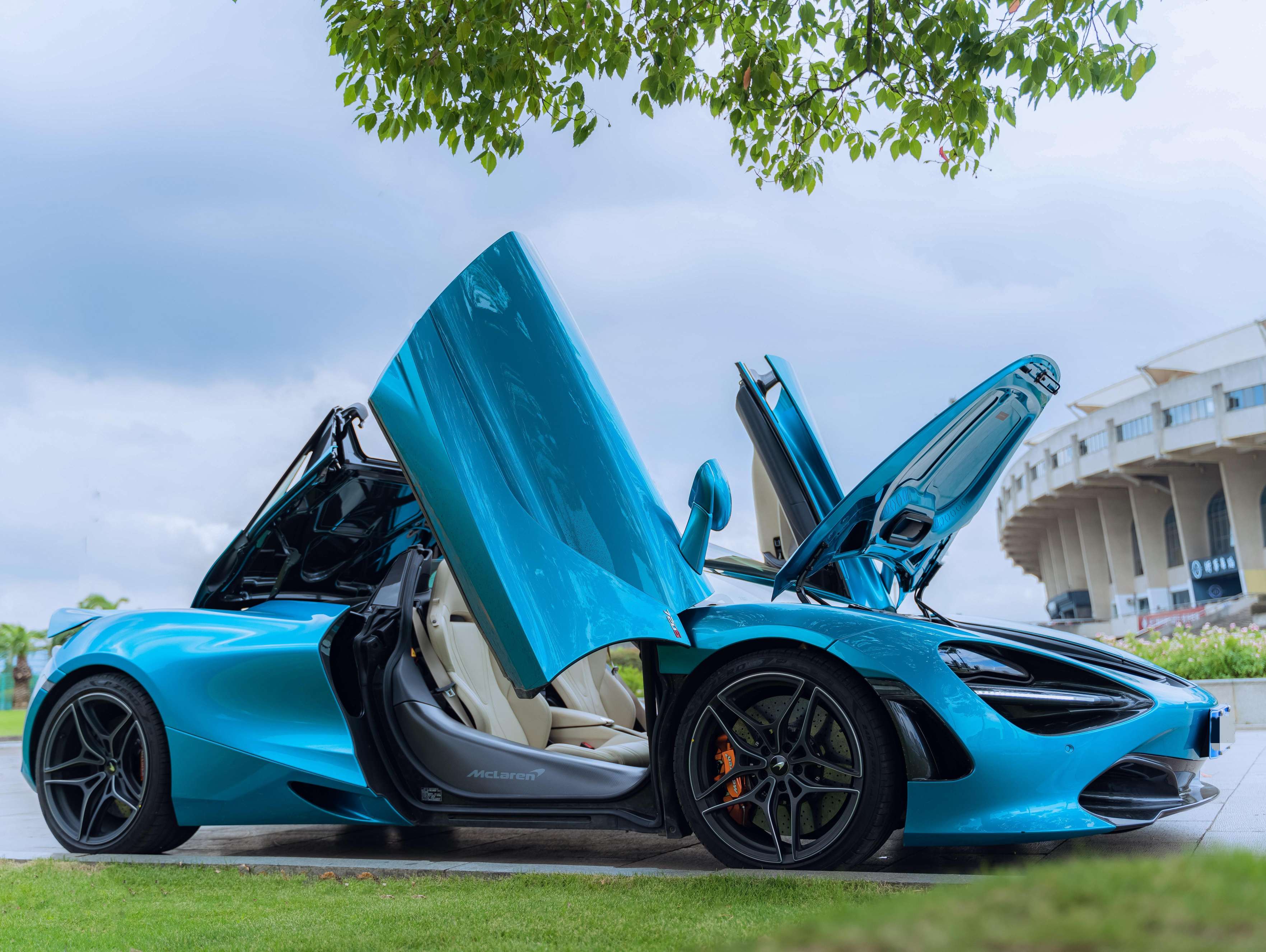 二手迈凯伦 720S 伯利兹蓝/白色 2019款 4.0T Spider P版