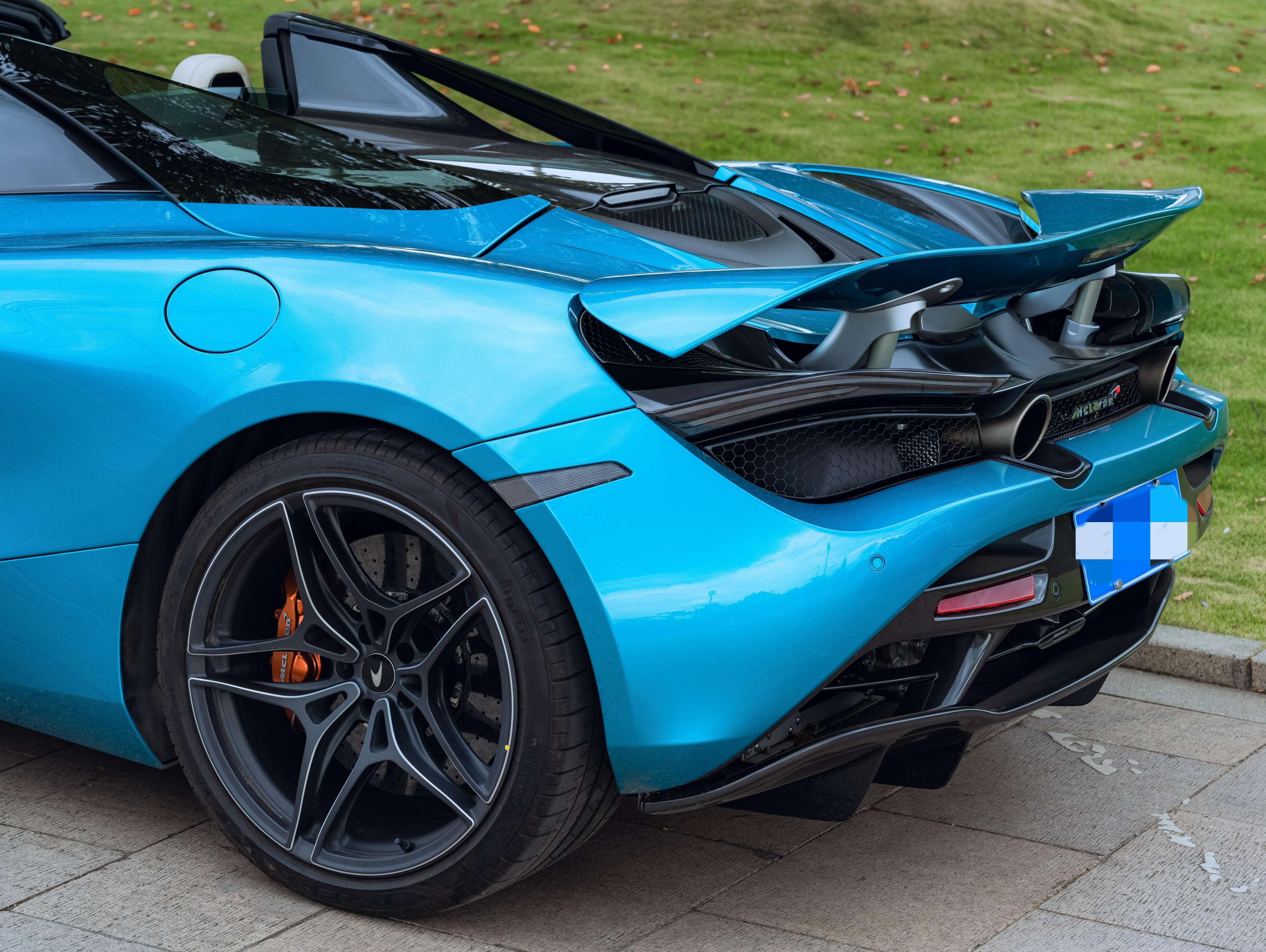 二手迈凯伦 720S 伯利兹蓝/白色 2019款 4.0T Spider P版