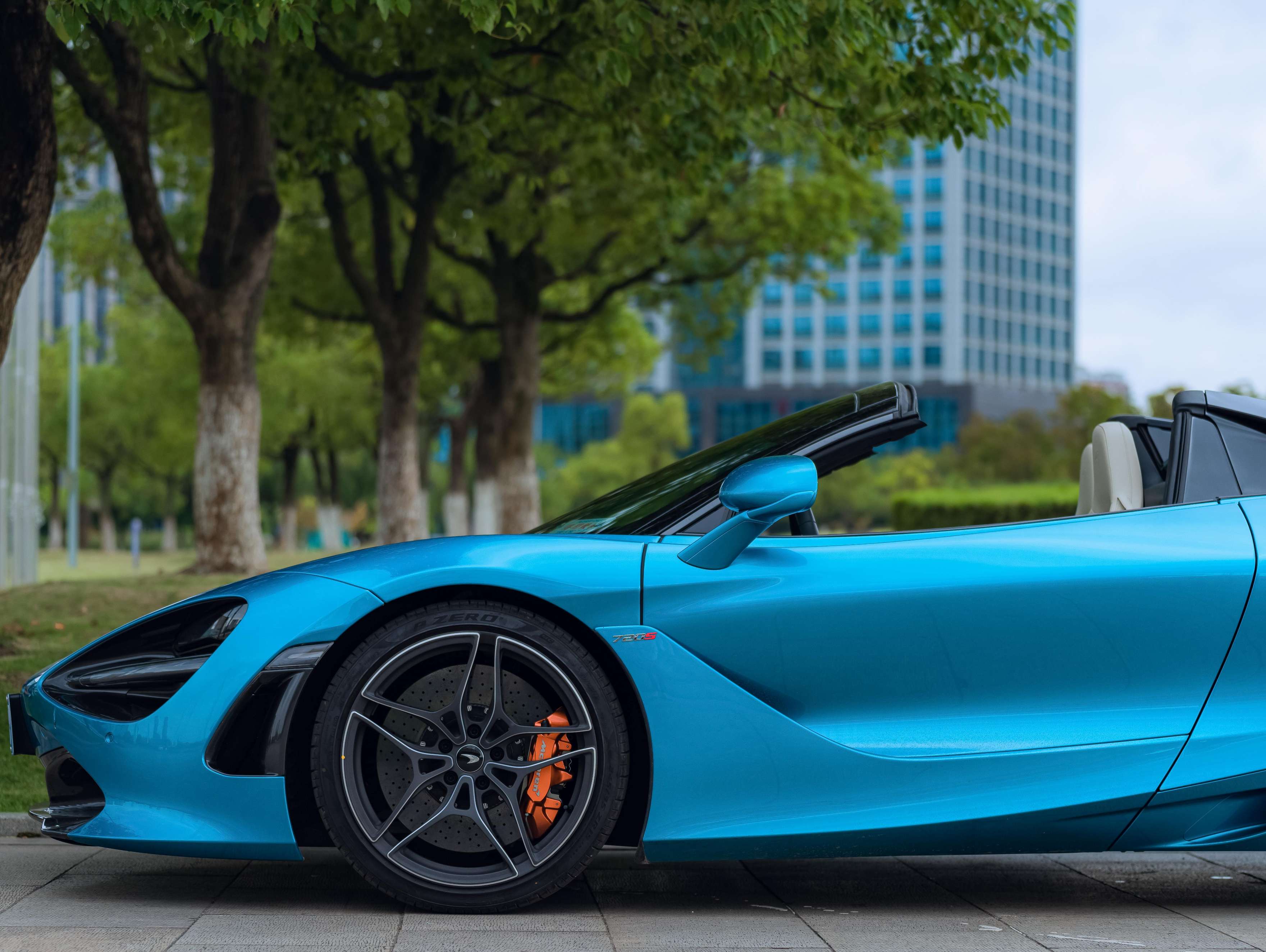 二手迈凯伦 720S 伯利兹蓝/白色 2019款 4.0T Spider P版