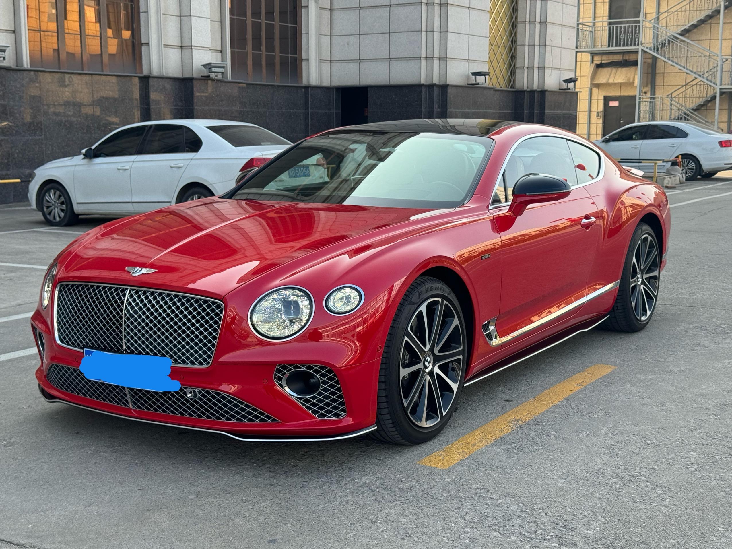二手宾利 欧陆GT 圣詹姆斯红/白红 2022款 4.0T GT V8 Mulliner