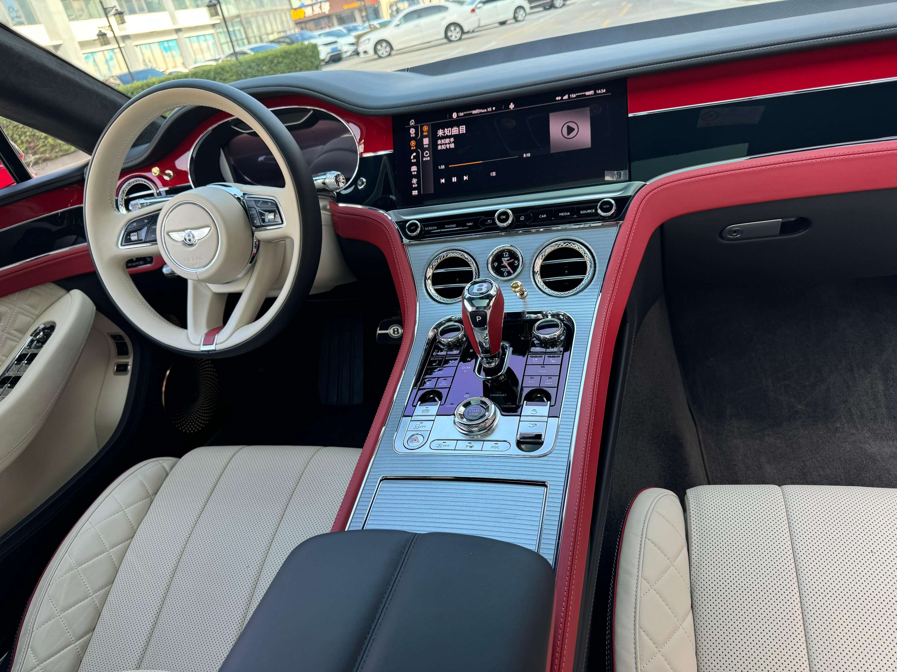 二手宾利 欧陆GT 圣詹姆斯红/白红 2022款 4.0T GT V8 Mulliner
