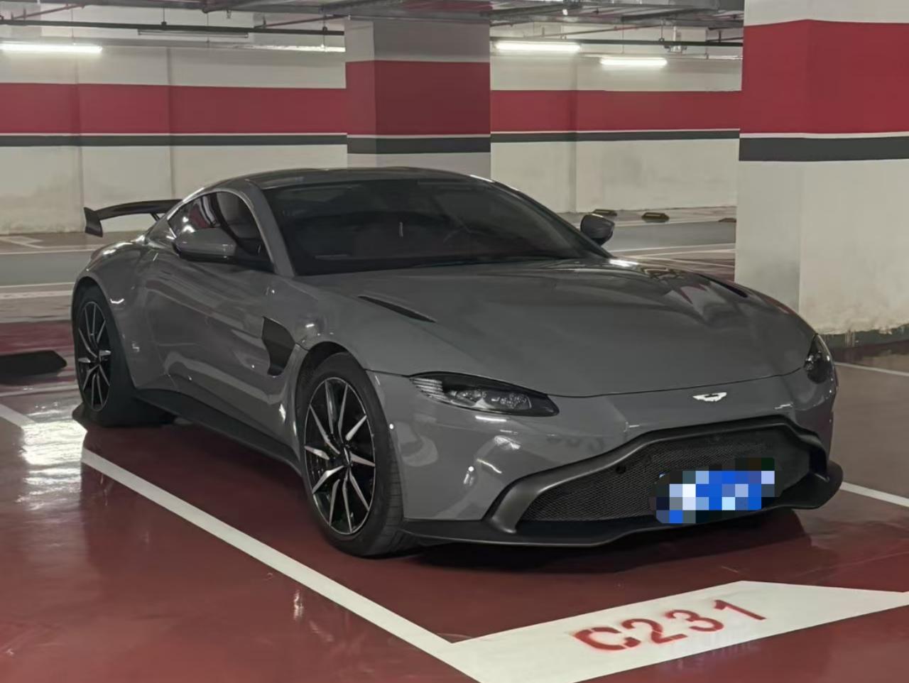 二手阿斯顿·马丁 V8 Vantage 灰色/红色 2020款 4.0T V8 Coupe