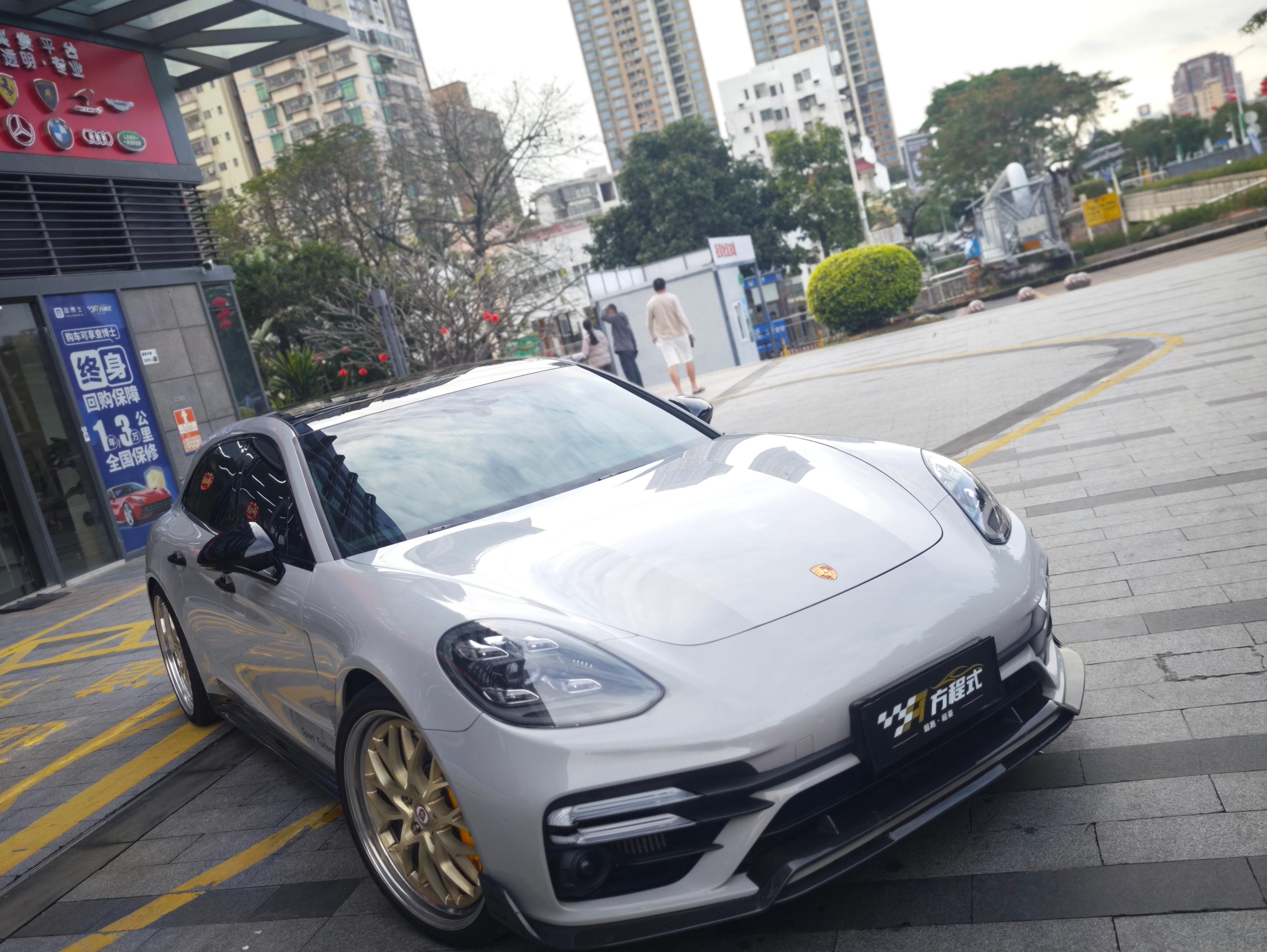 二手保时捷 Panamera 细花白/玛瑙灰 2022款 Panamera 4S Sport Turismo 2.9T