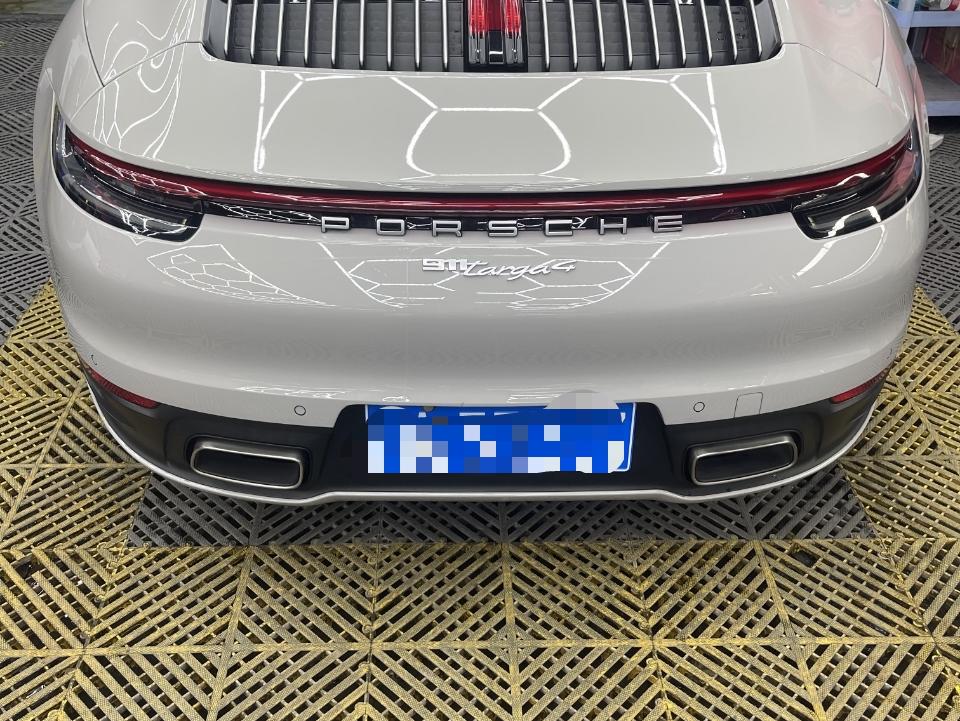 二手保时捷 911 灰色/红色 2022款 Targa 4 3.0T